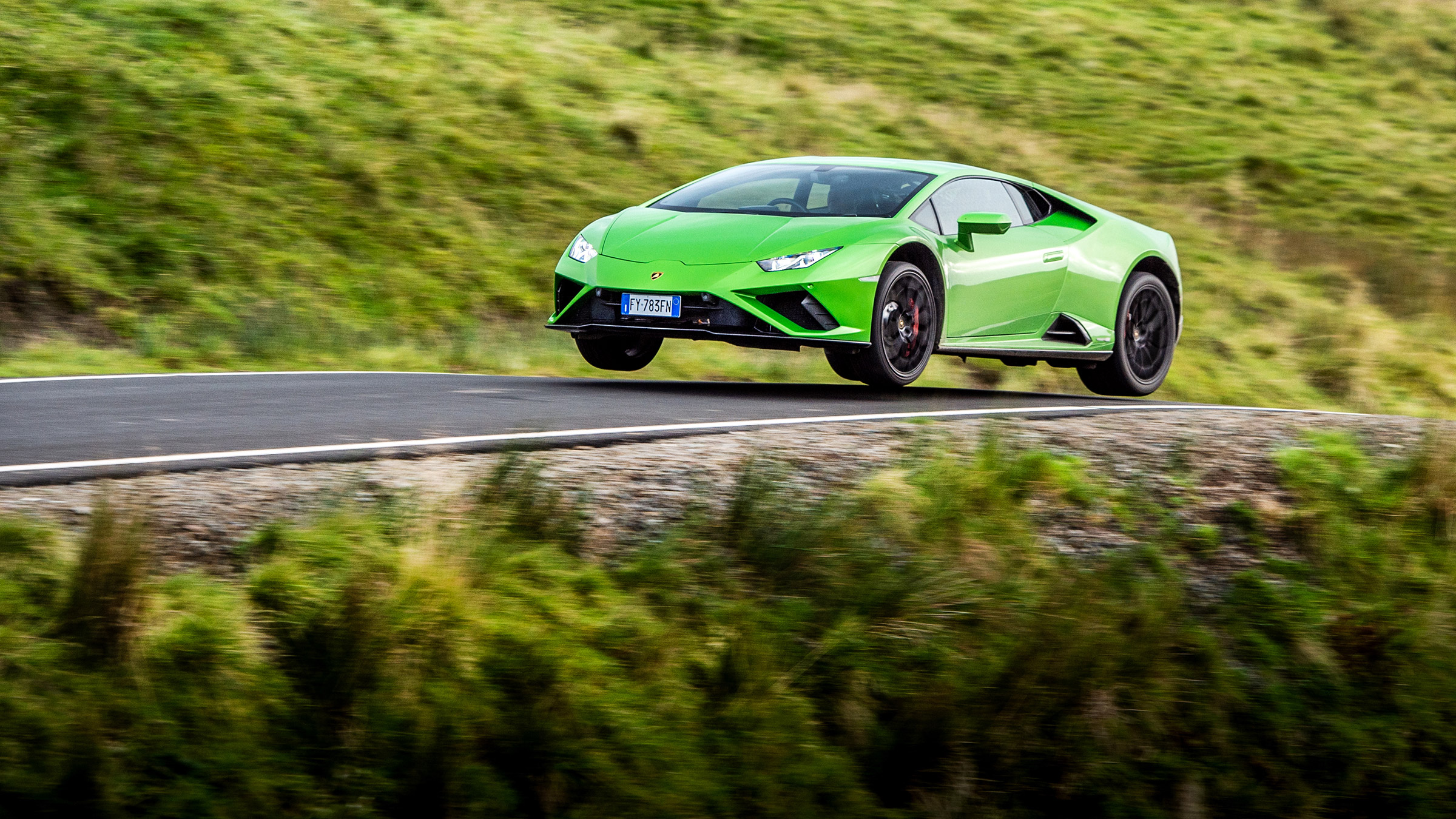 Lamborghini Huracán Evo RWD – jump