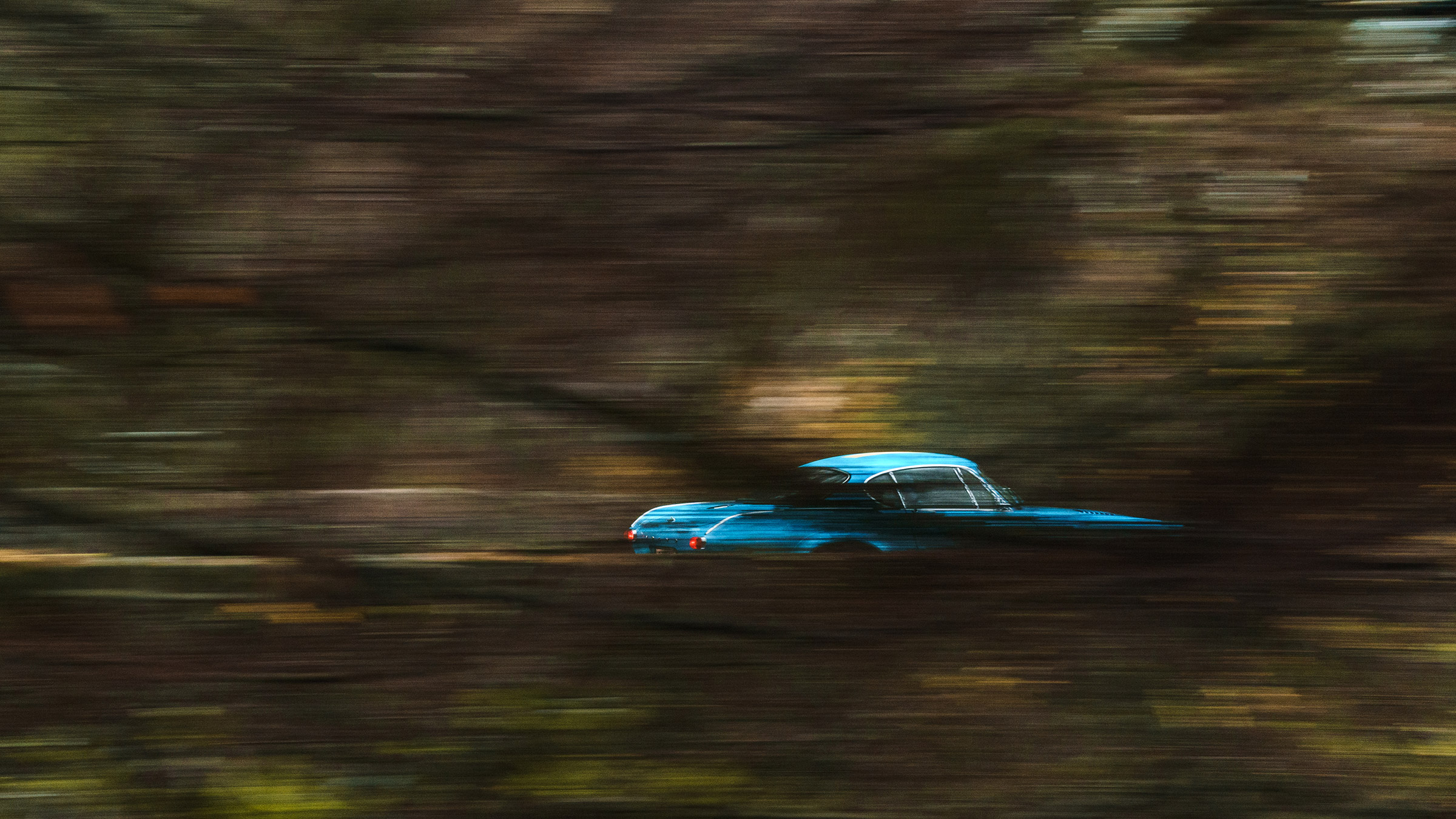 Volvo P1800 Cyan Racing – pan