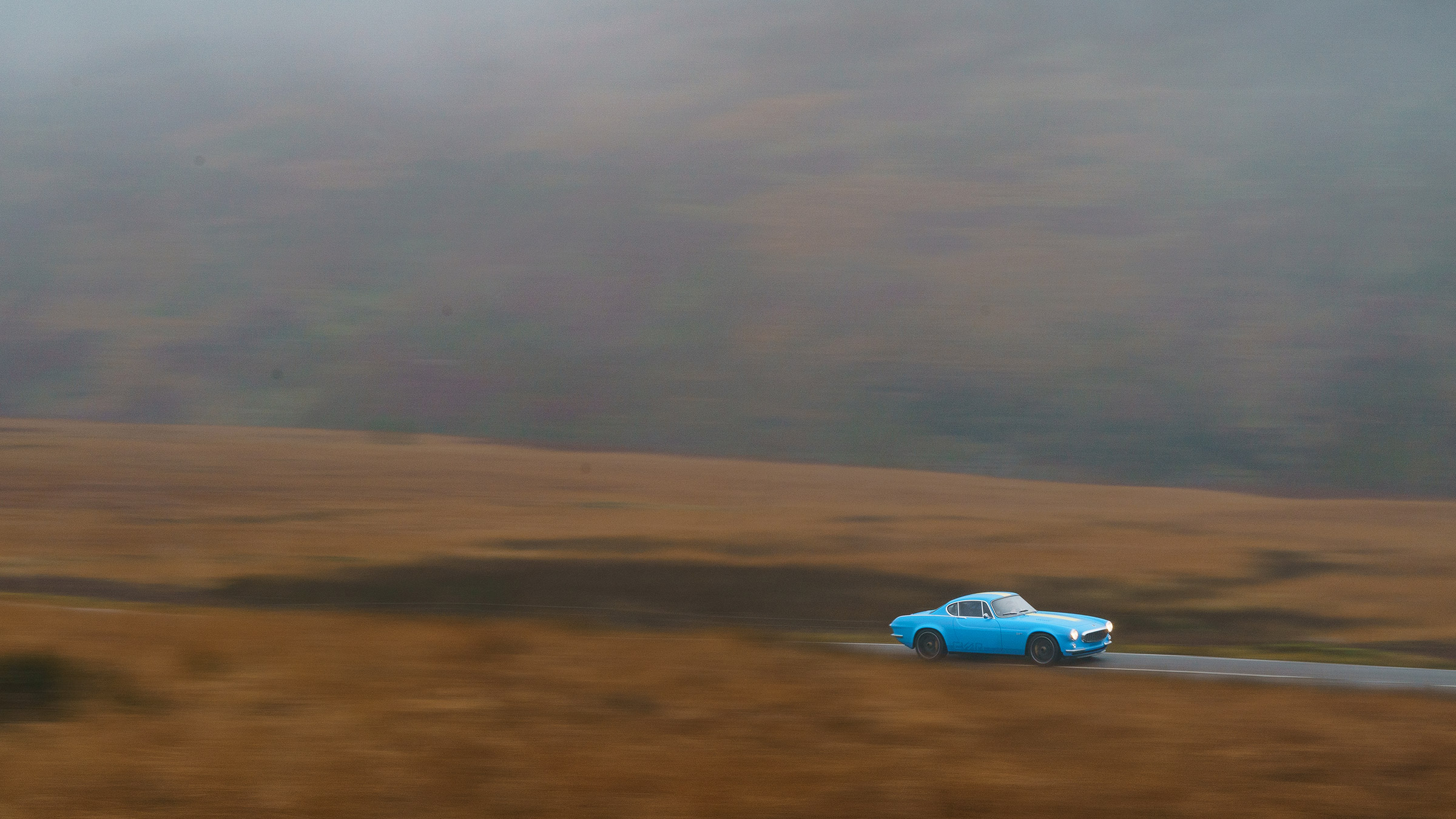 Volvo P1800 Cyan Racing – pan