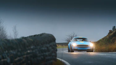 Volvo P1800 Cyan Racing – cornering