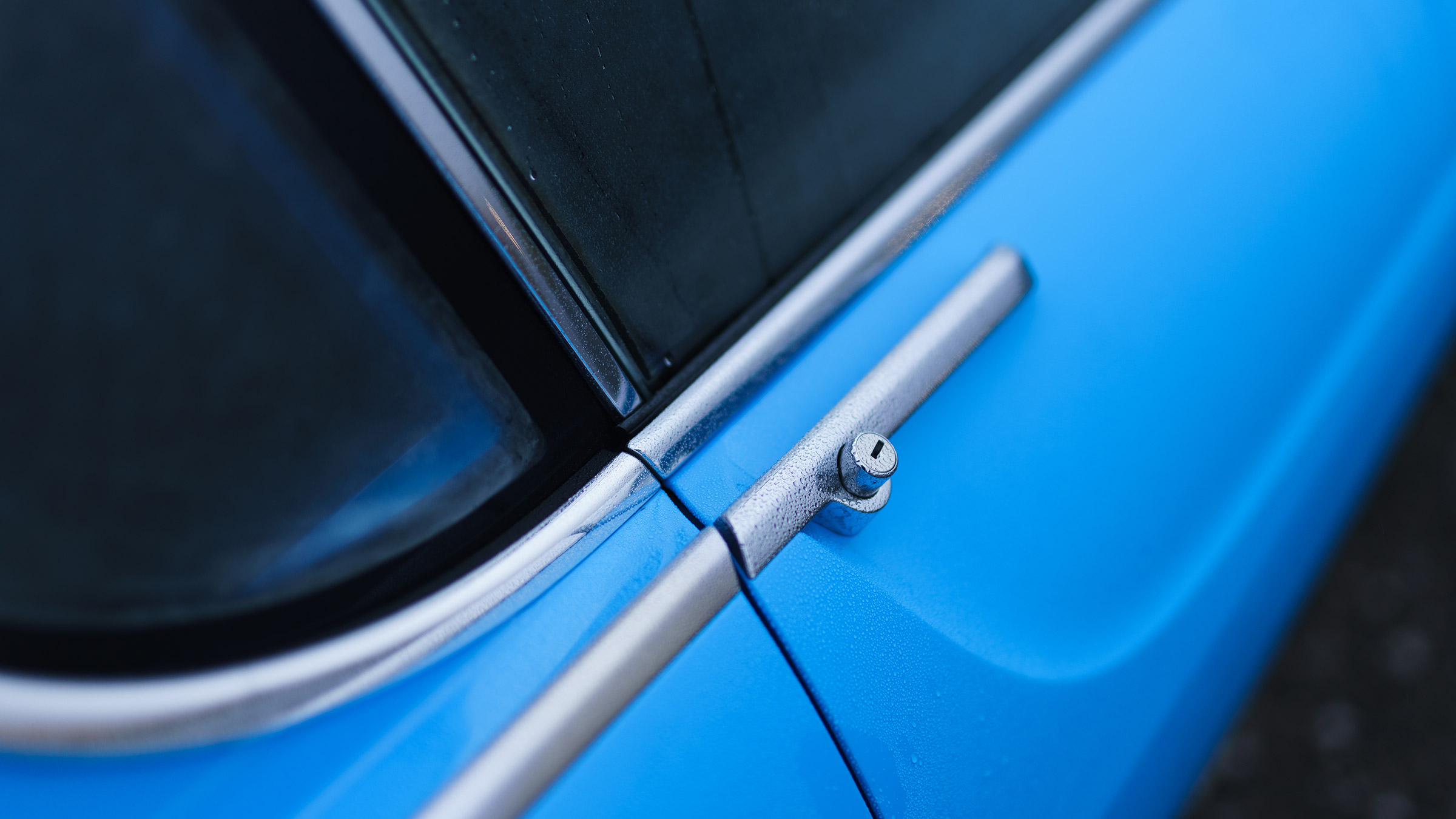 Volvo P1800 Cyan Racing – door handle