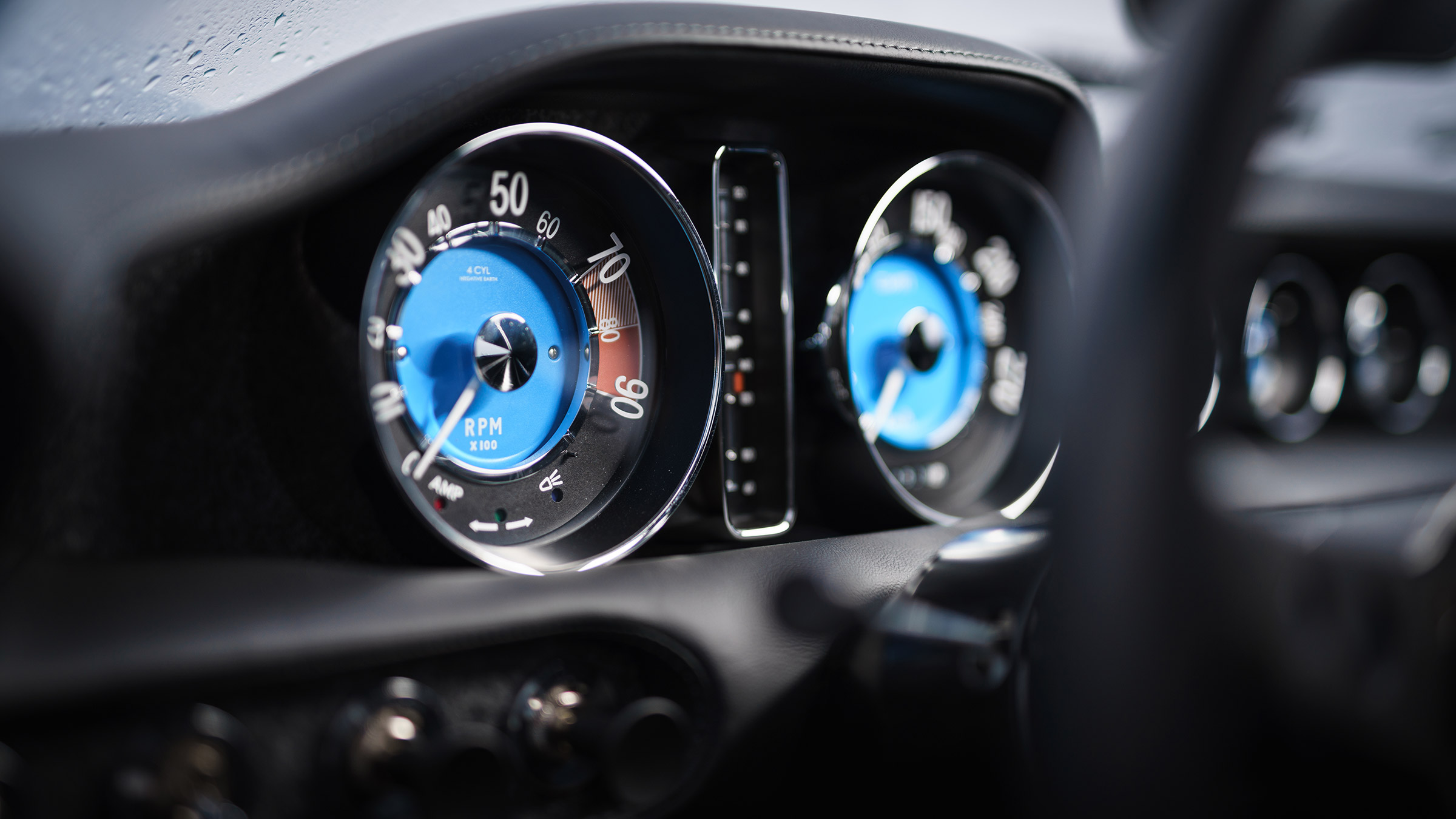 Volvo P1800 Cyan Racing – dial pack