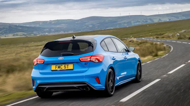 Ford Focus ST Edition – rear tracking