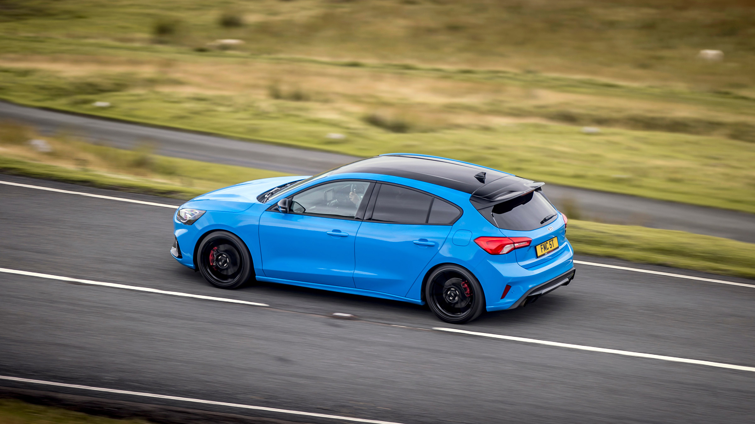 Ford Focus ST Edition – rear cornering