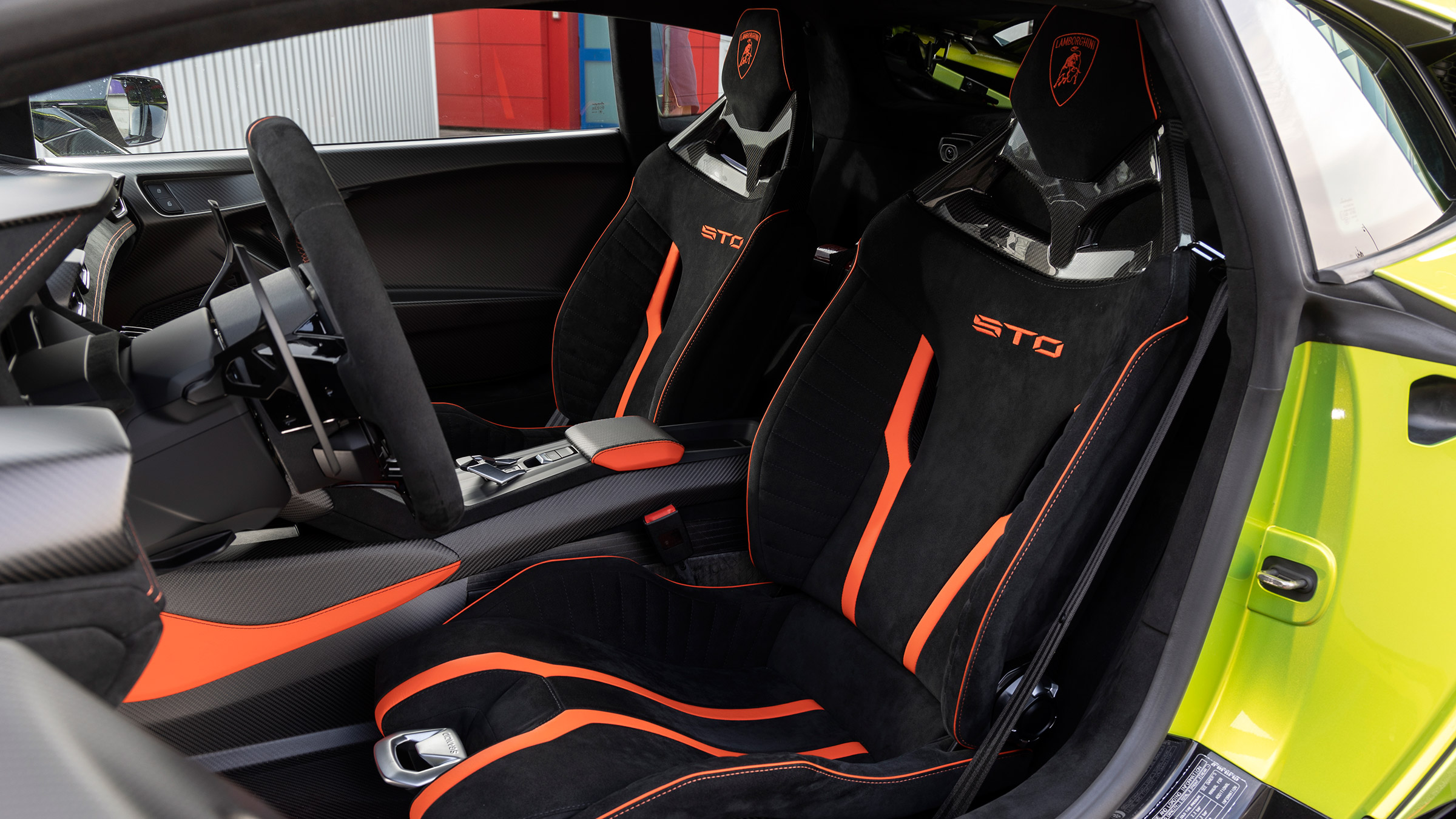 Lamborghini Huracan STO (International) – seats
