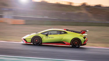 Lamborghini Huracan STO (International) – pan