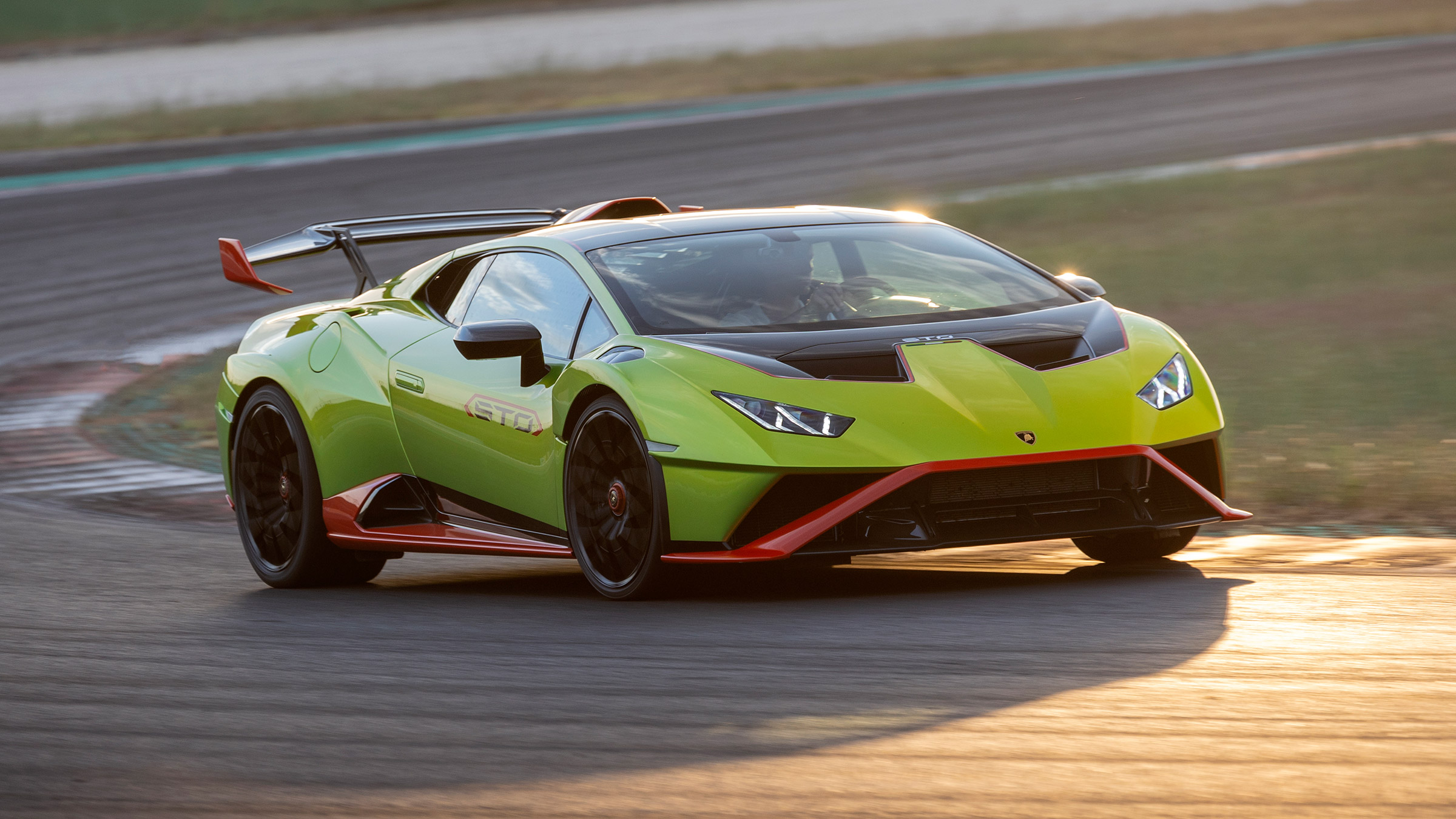 Lamborghini Huracan STO (International) – cornering