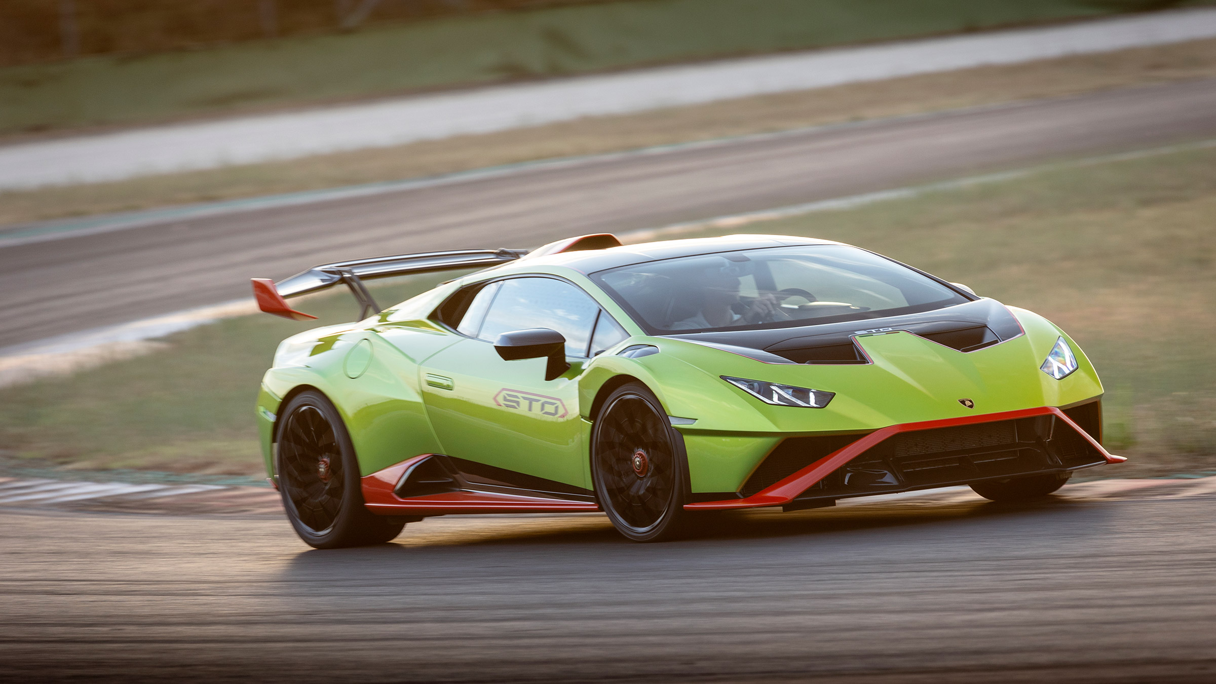 Lamborghini Huracan STO (International) – front quarter cornering