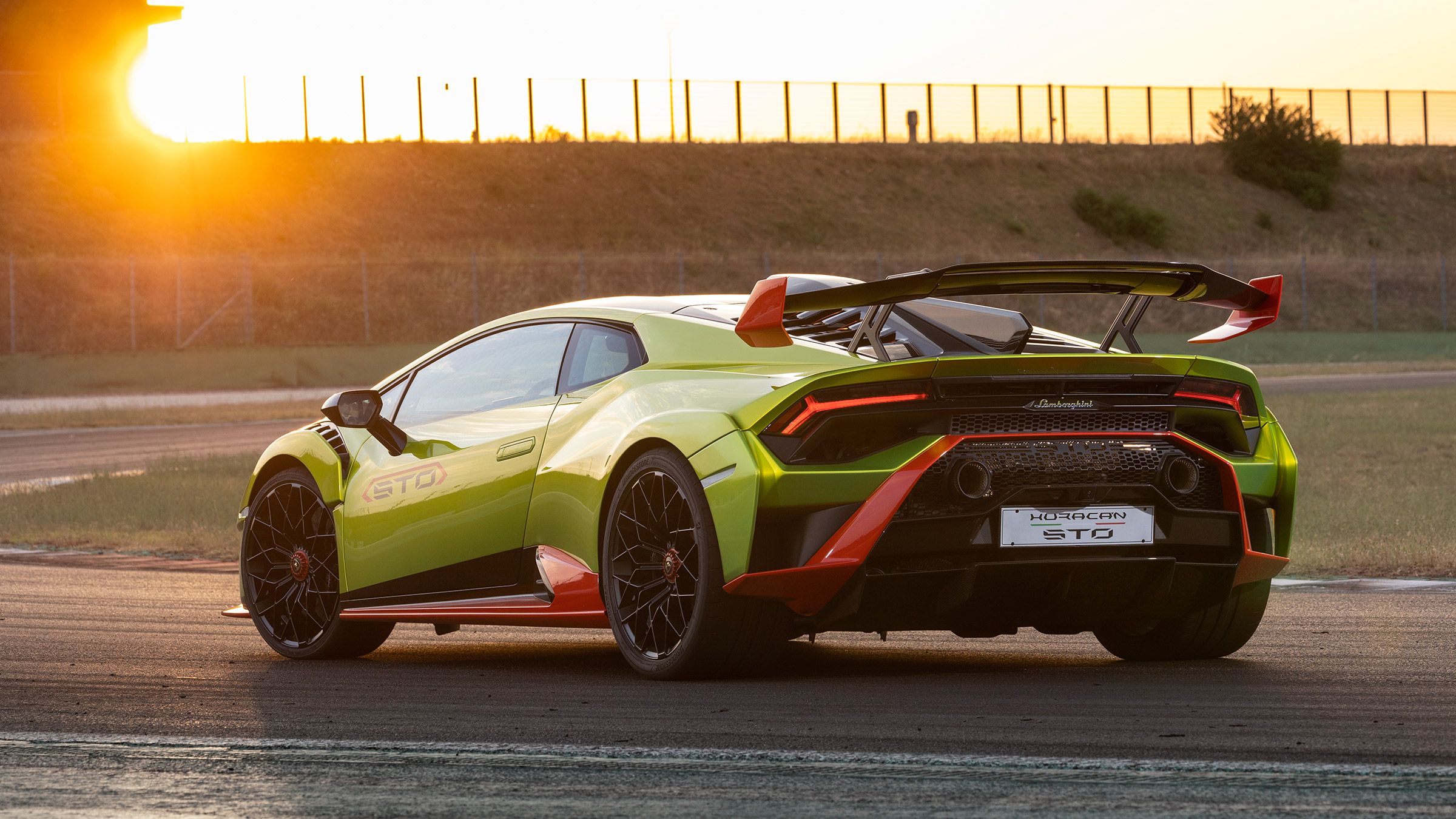 Lamborghini Huracan STO (International) – rear header