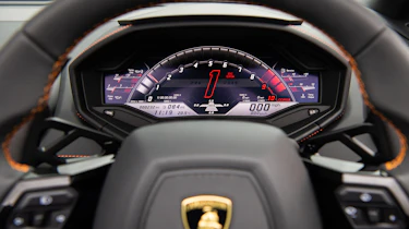 Lamborghini Huracán Evo Spyder – dial 2
