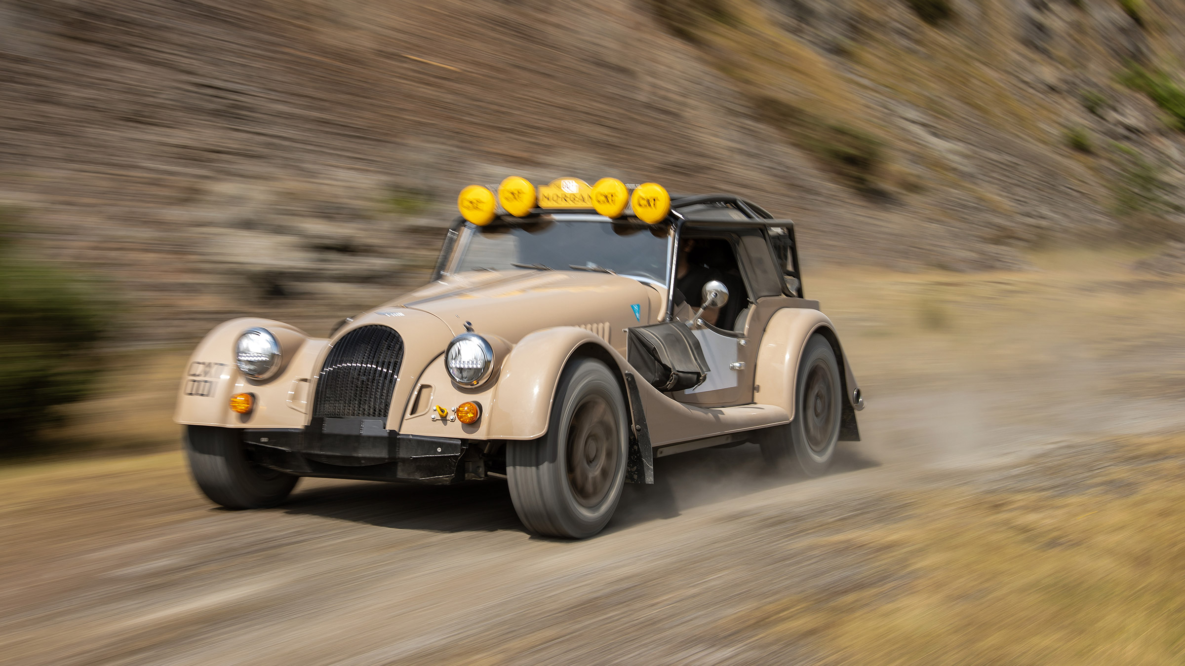 Morgan Plus Four CX-T – front tracking