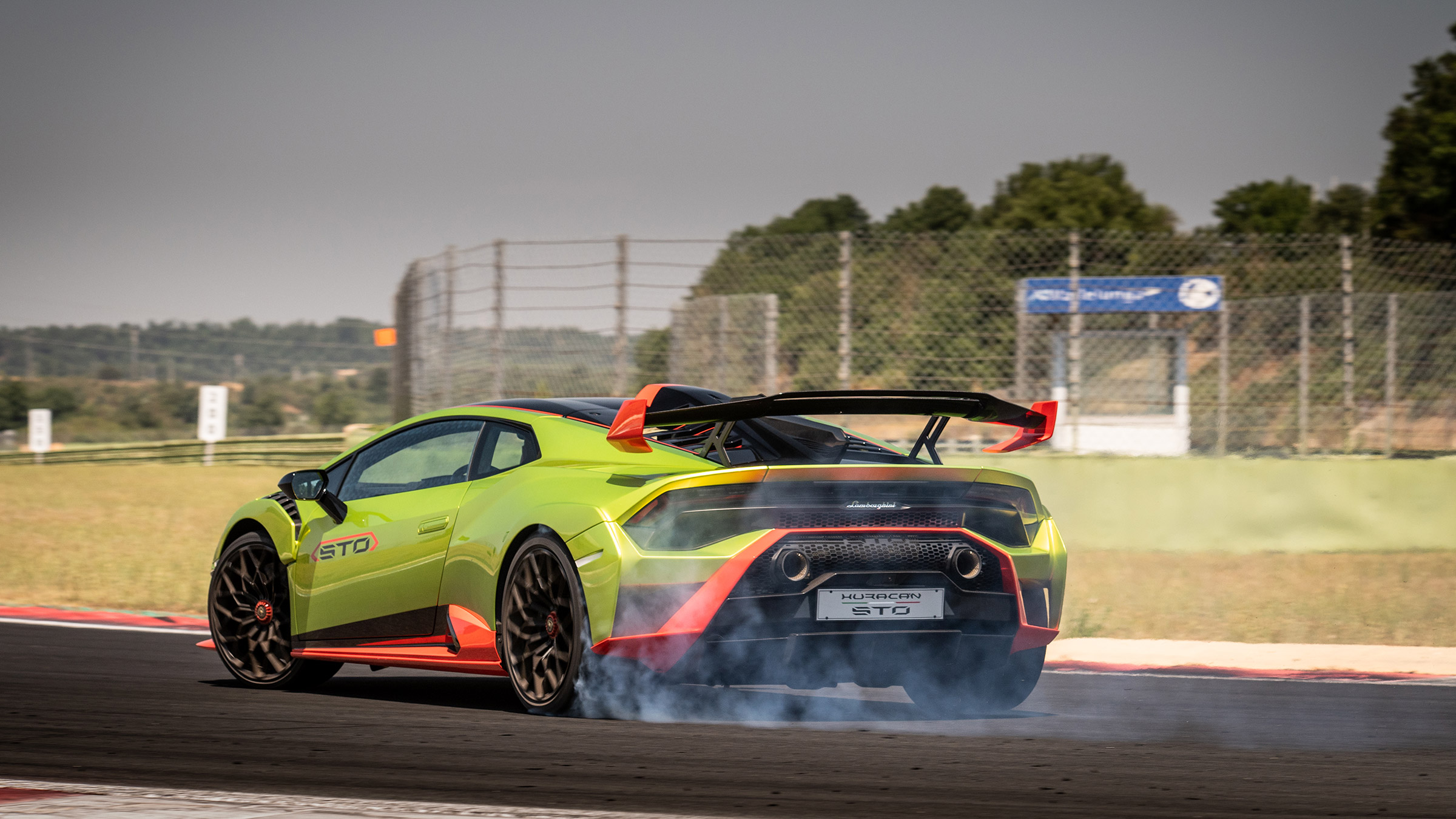 Lamborghini Huracan STO (International) – rear quarter pass