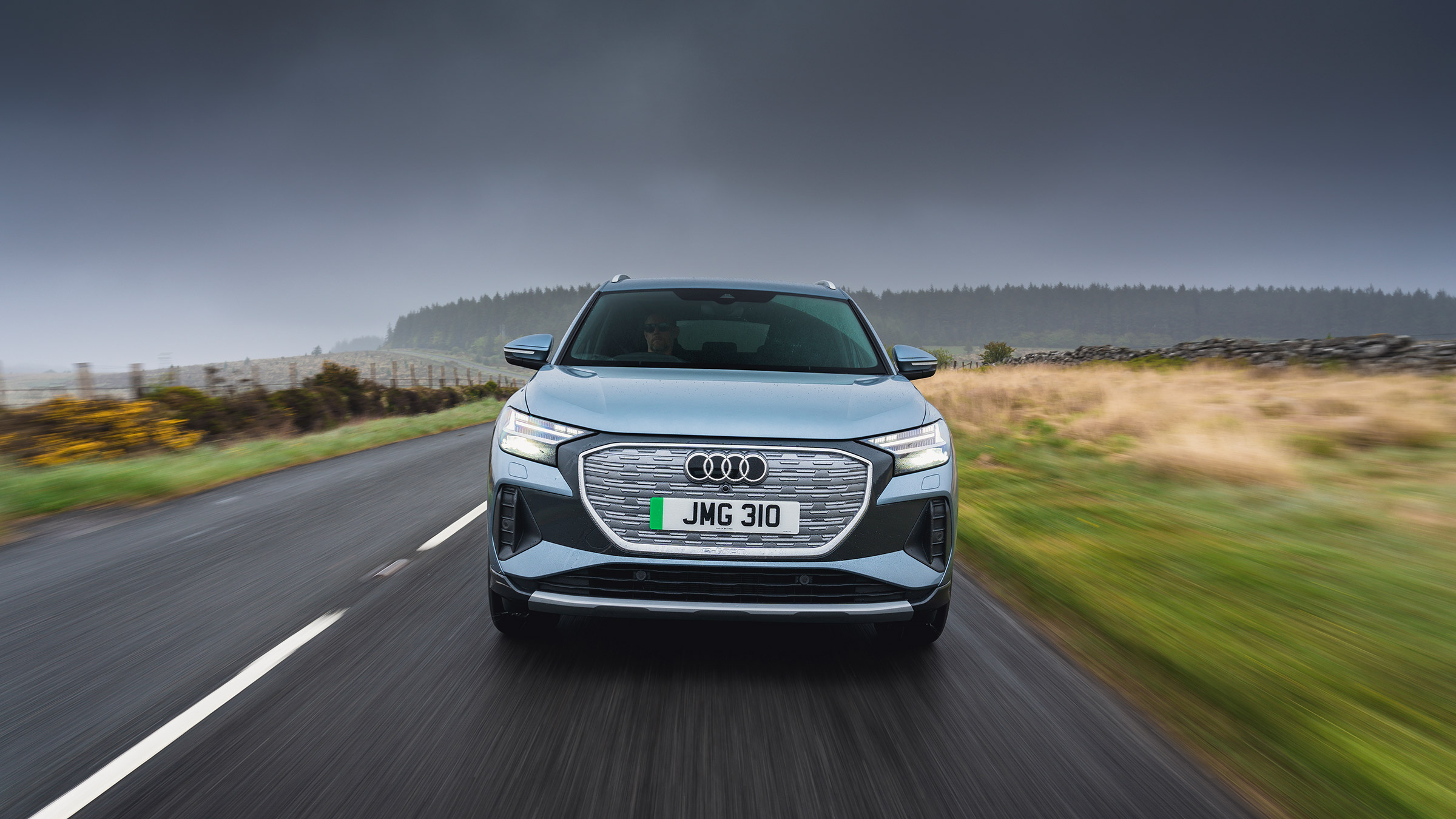 Audi Q4 e-tron 50 – front tracking