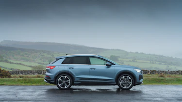 Audi Q4 e-tron 50 – side