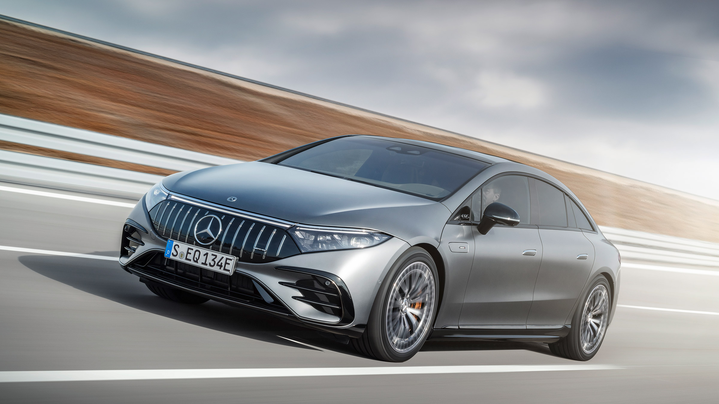 Mercedes-AMG EQS53 – front tracking