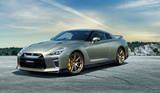 MY22 Nissan GT-R T-spec – front quarter