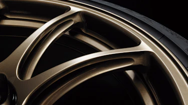 MY22 Nissan GT-R T-spec – wheels