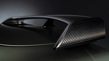 MY22 Nissan GT-R T-spec – wing