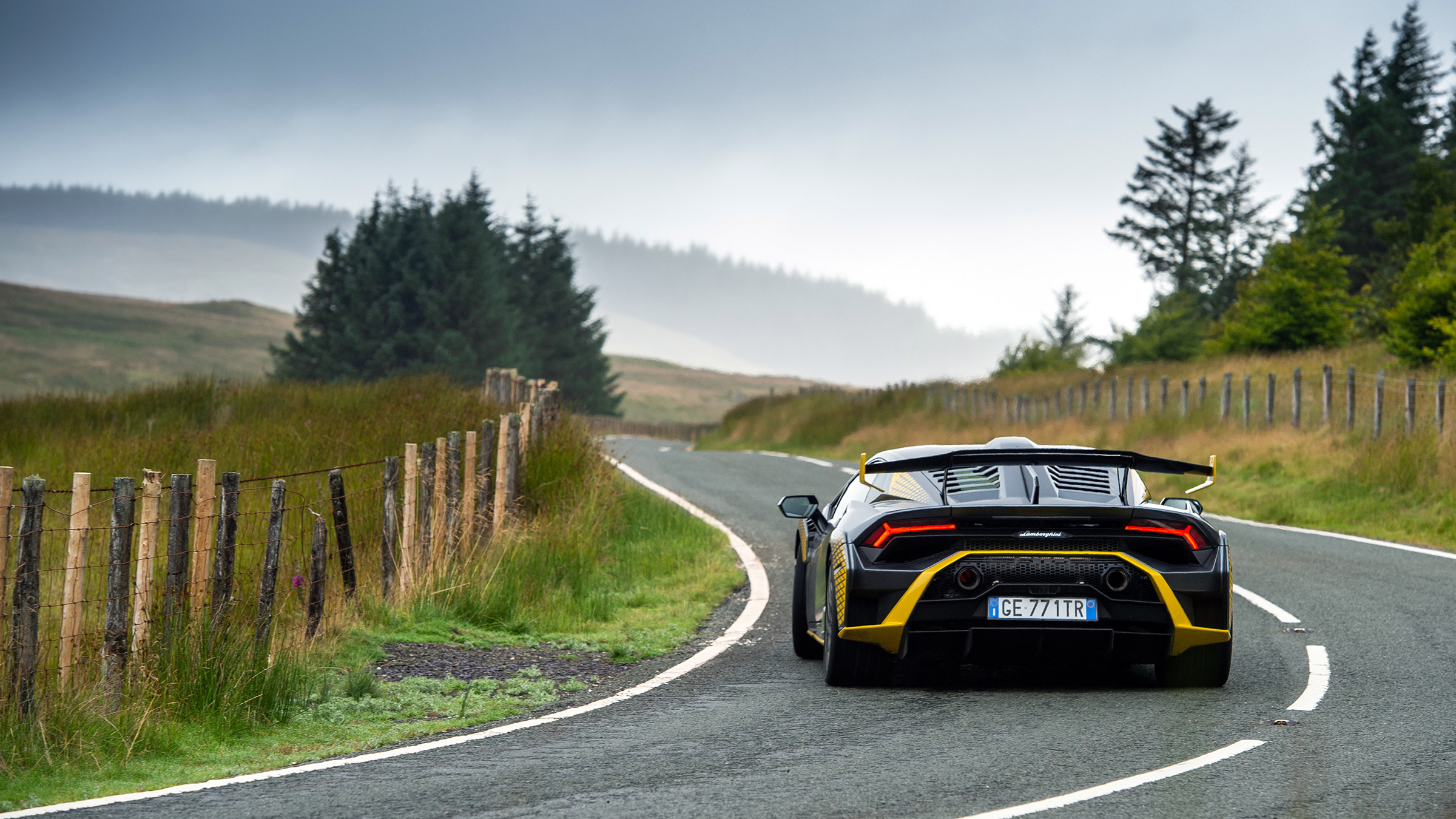 Lamborghini Huracan STO CP – slide