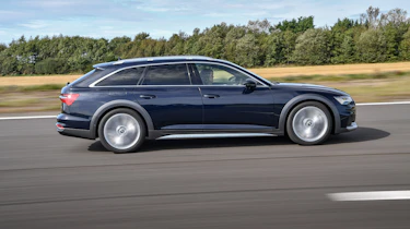 Audi A6 Allroad 2021 – side tracking