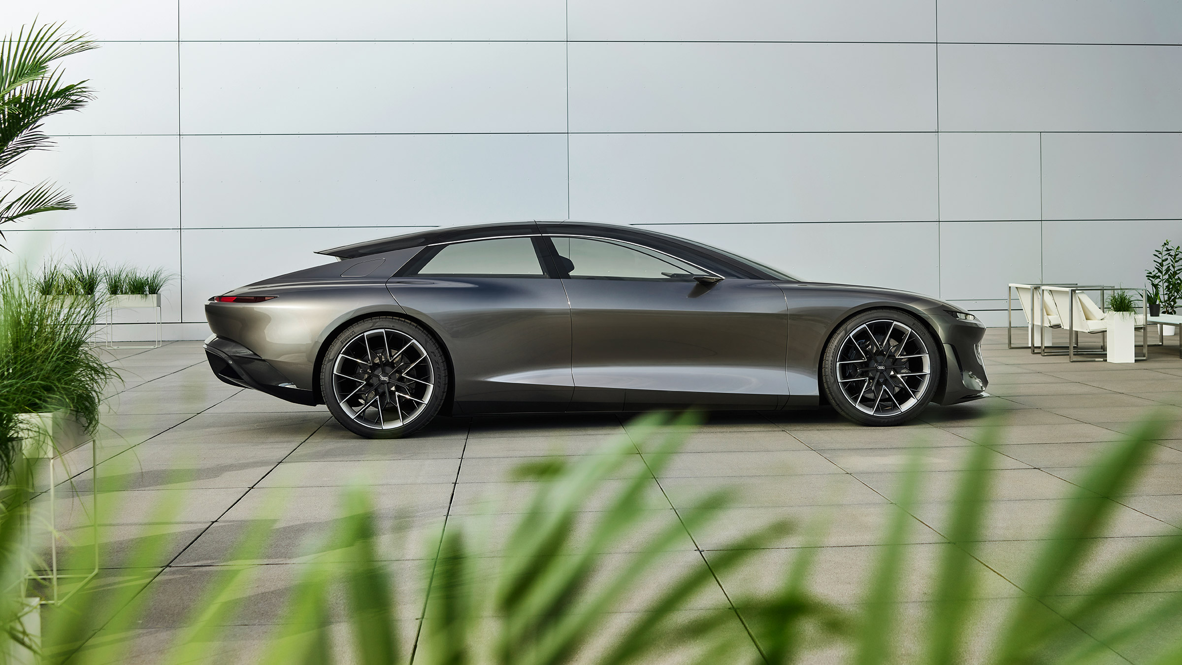 Audi Grand Sphere Concept – side