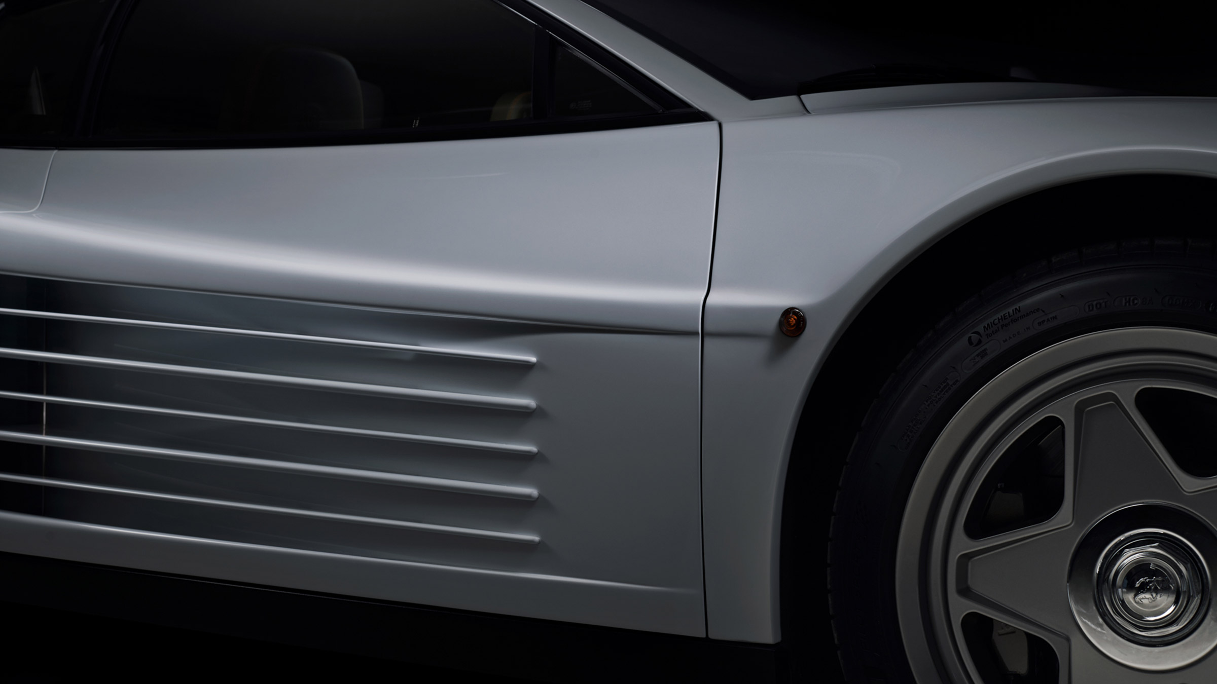 Officine Fioravanti Testarossa ­– strakes