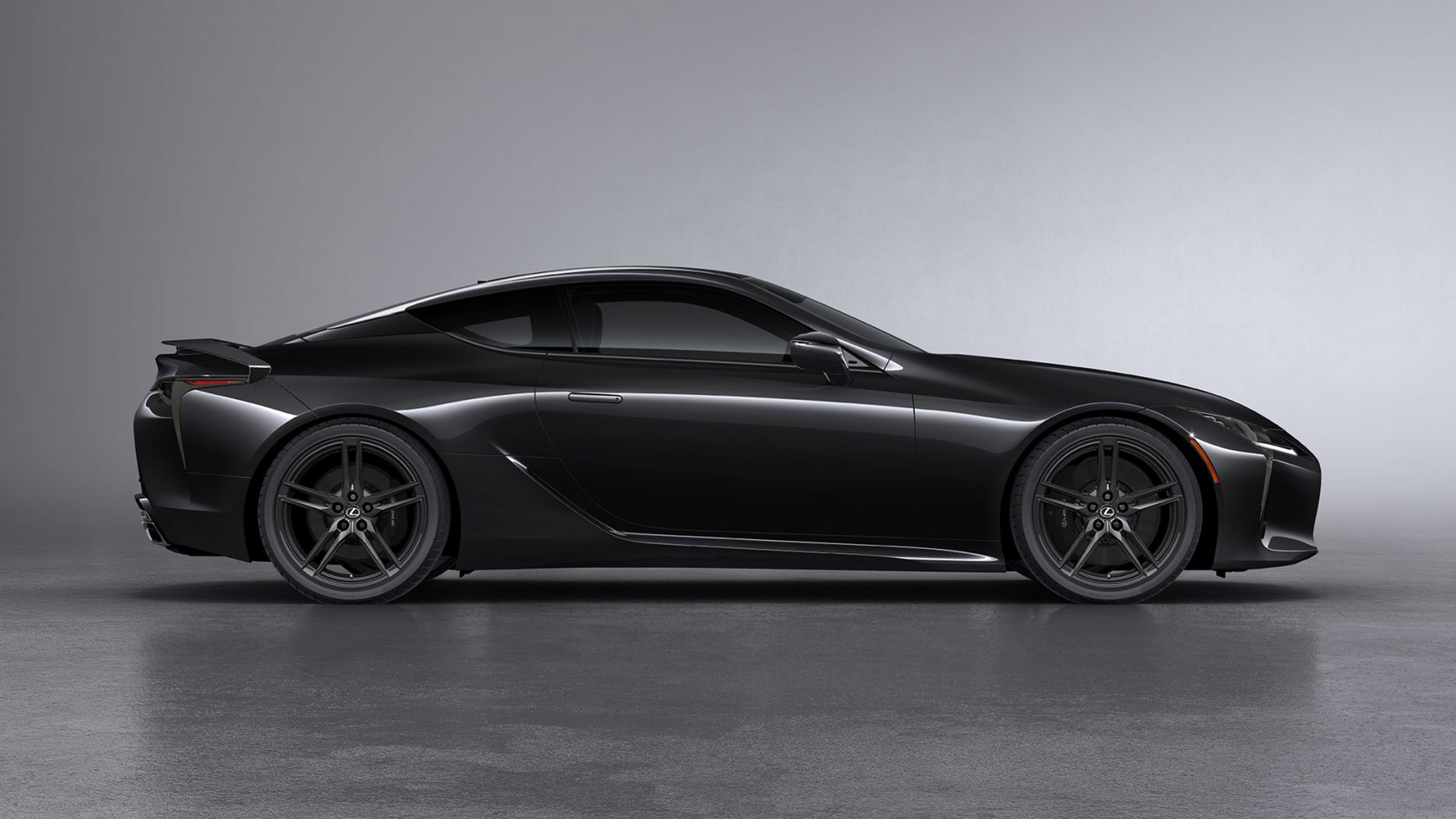 Lexus LC500 Black Inspiration – side