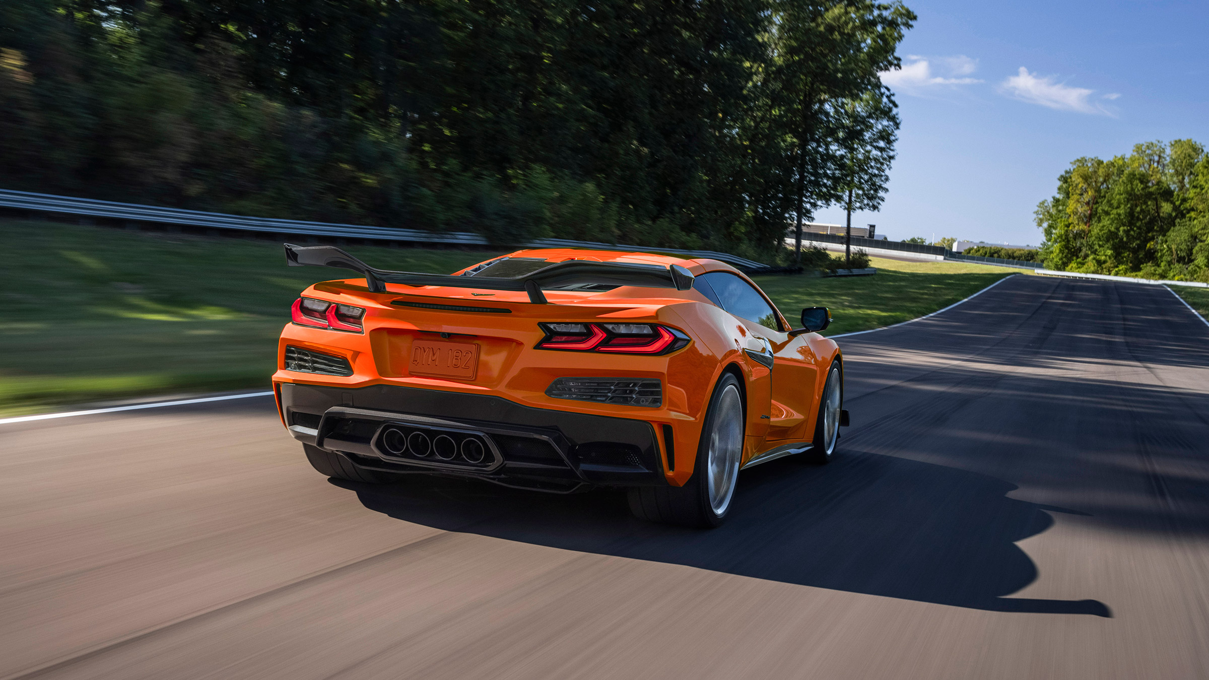 Chevrolet Corvette C8 Z06 – coupe rear tracking