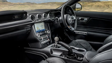 Ford Mustang Mach 1 – dash