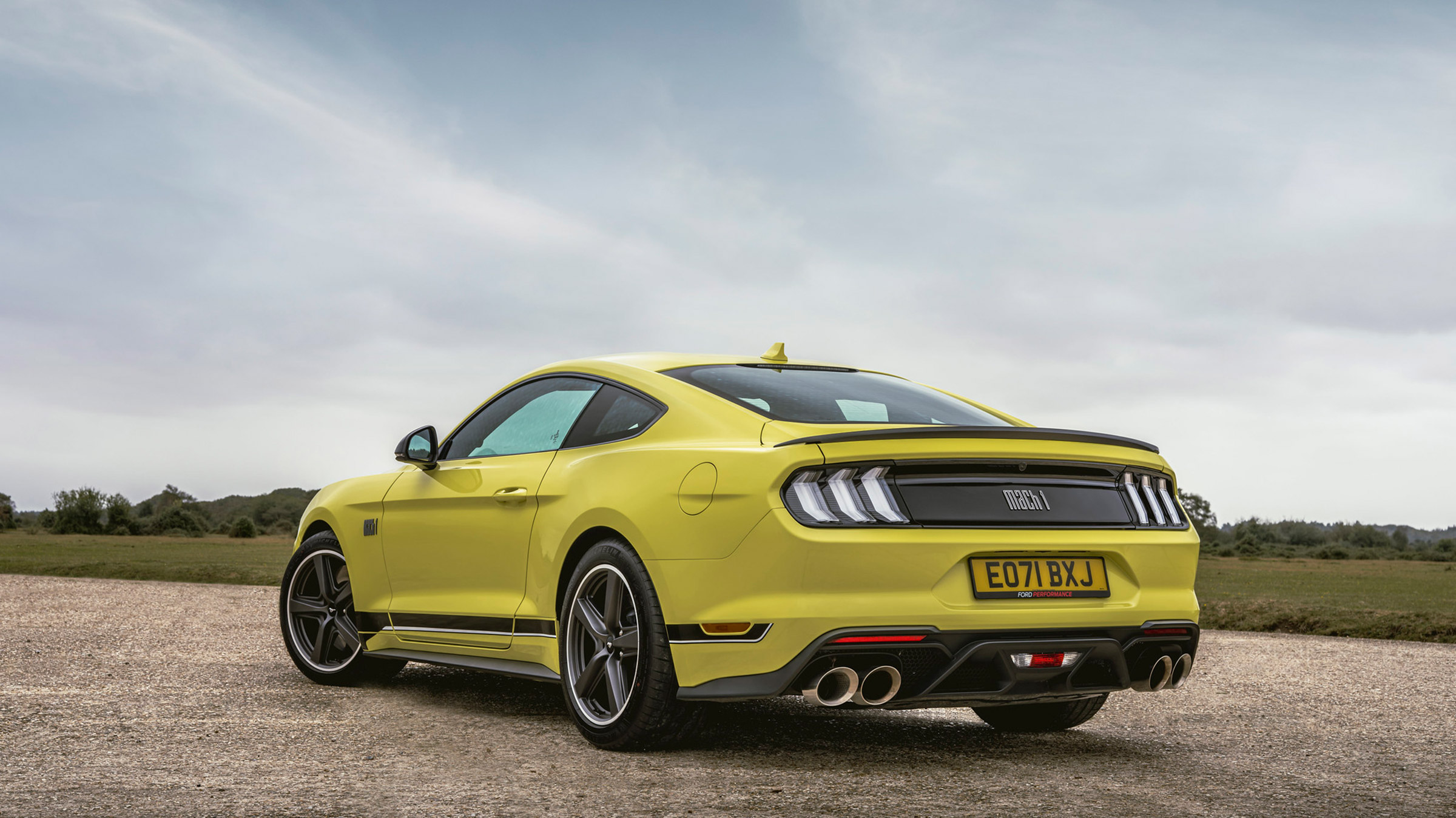 Ford Mustang Mach 1 – rear quarter
