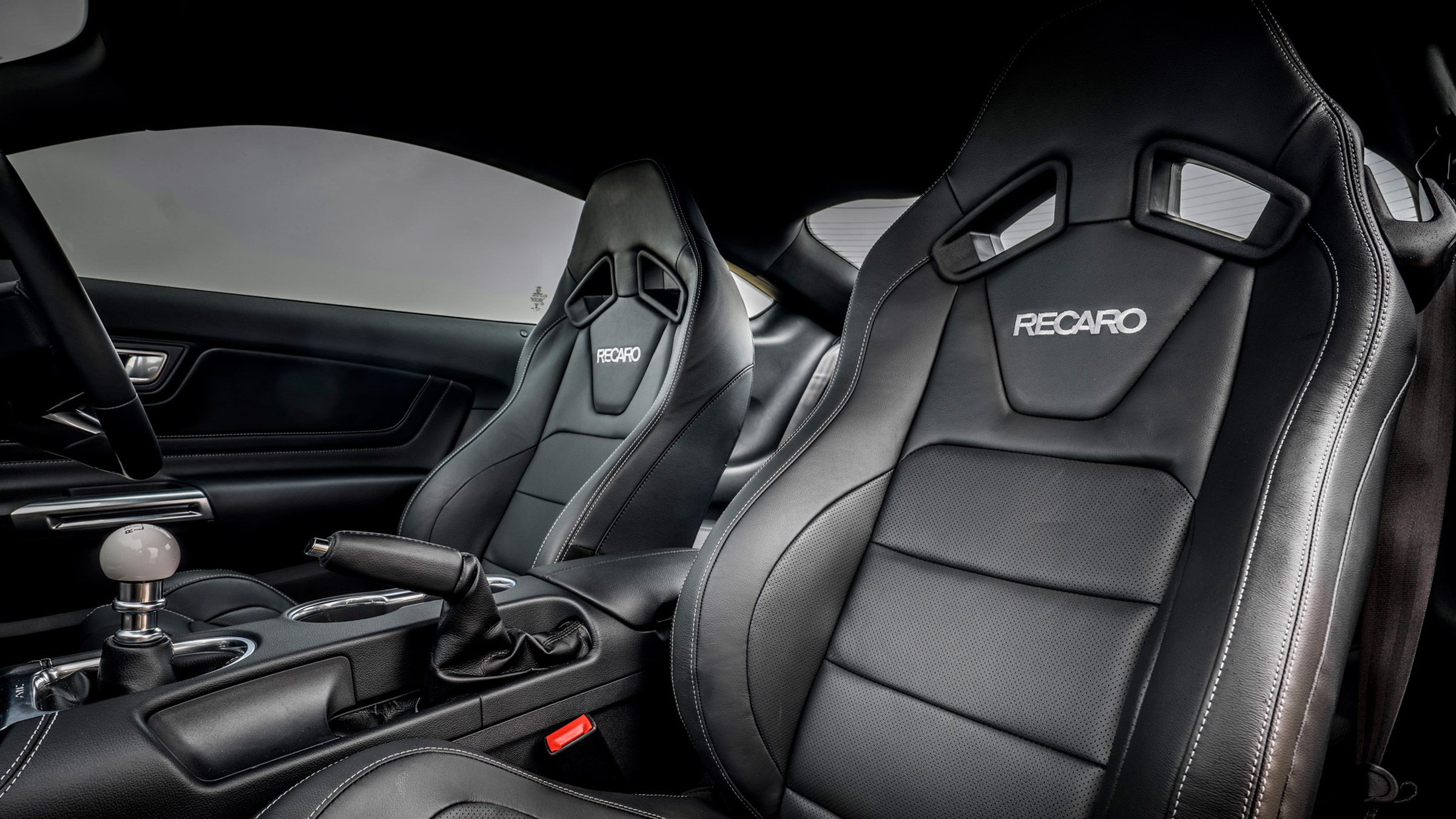 Ford Mustang Mach 1 – seats