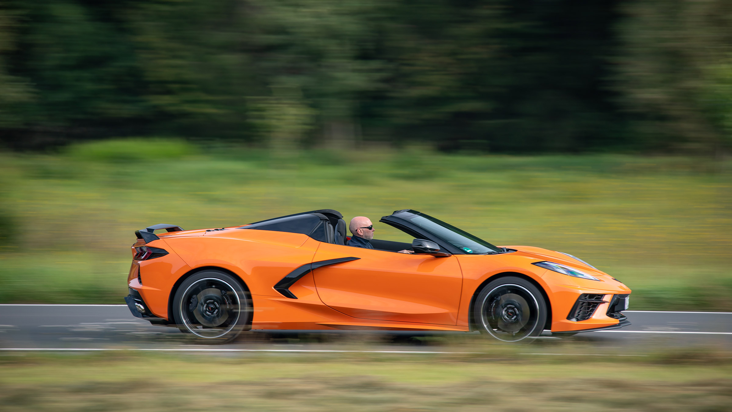 Chevrolet Corvette C8 Cab EU review – side
