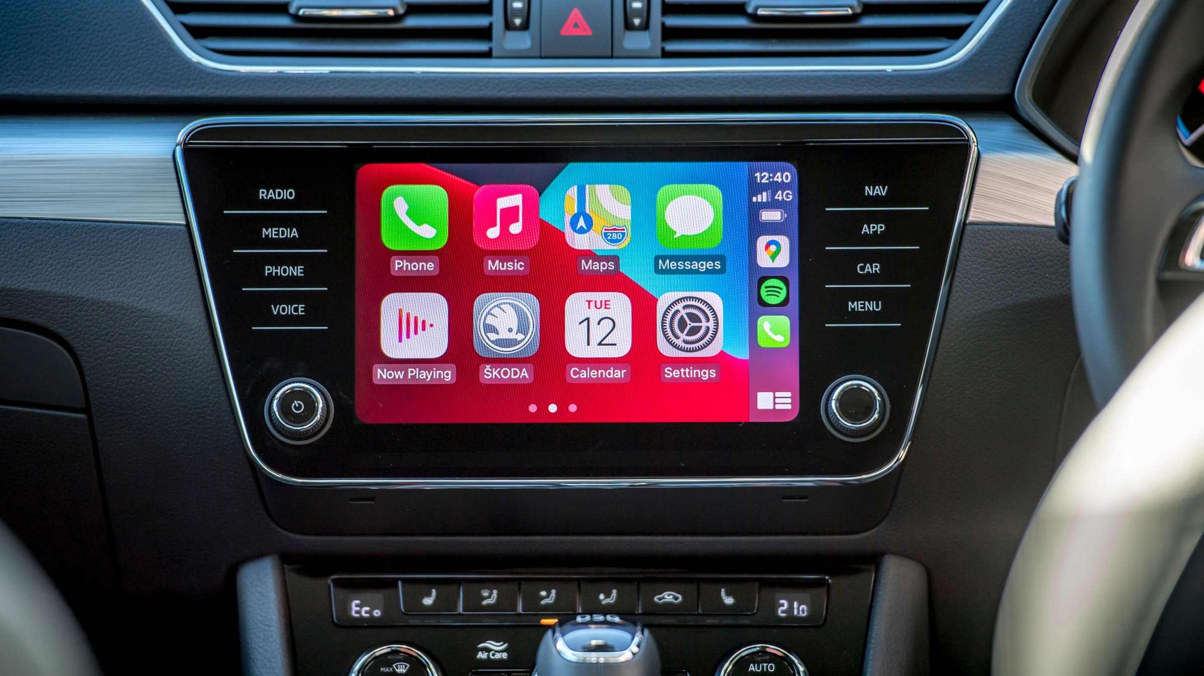 Skoda Superb 2021 – screen