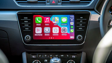 Skoda Superb 2021 – screen