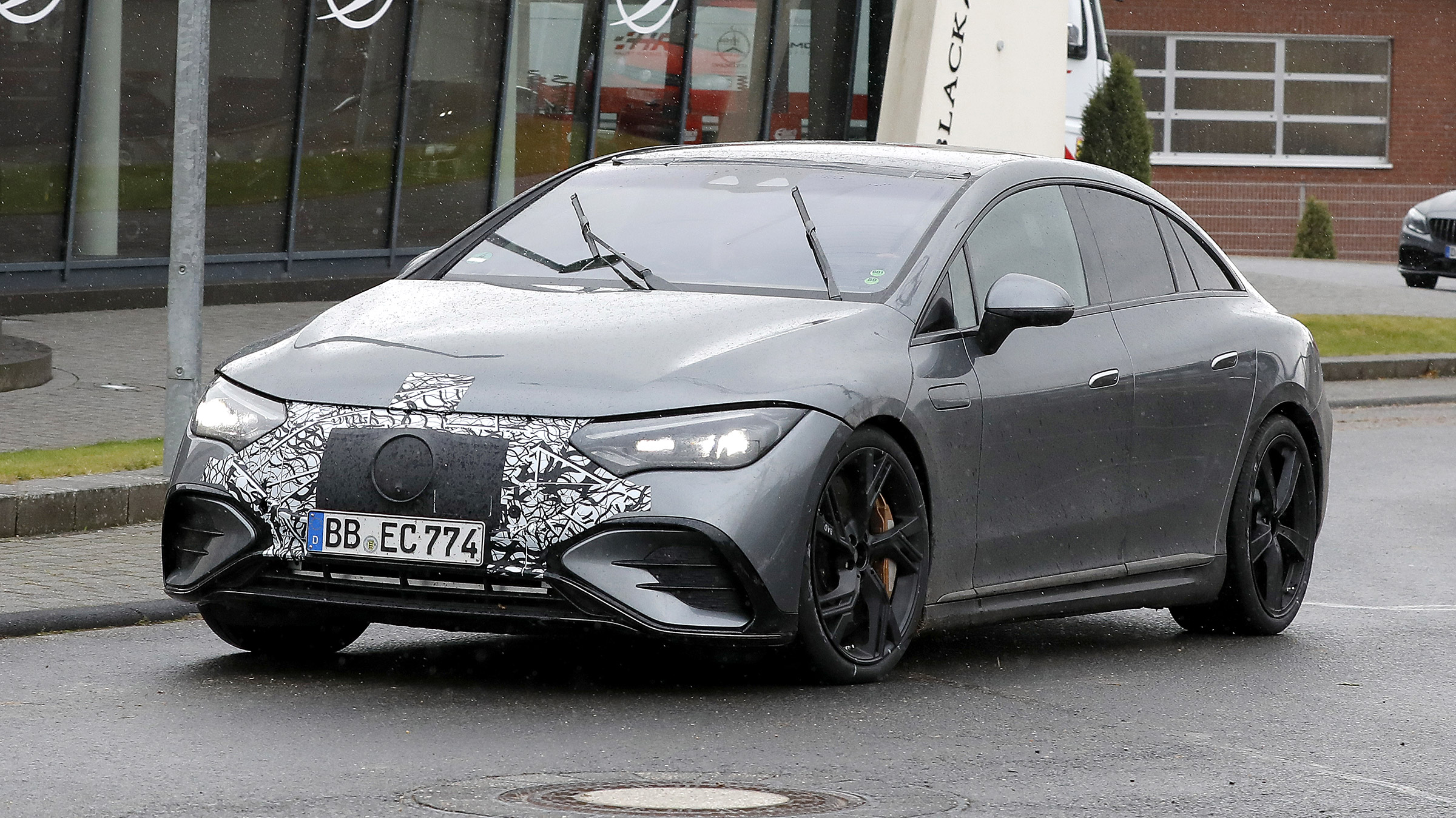 Mercedes-AMG EQE53 proto – front quarter 2