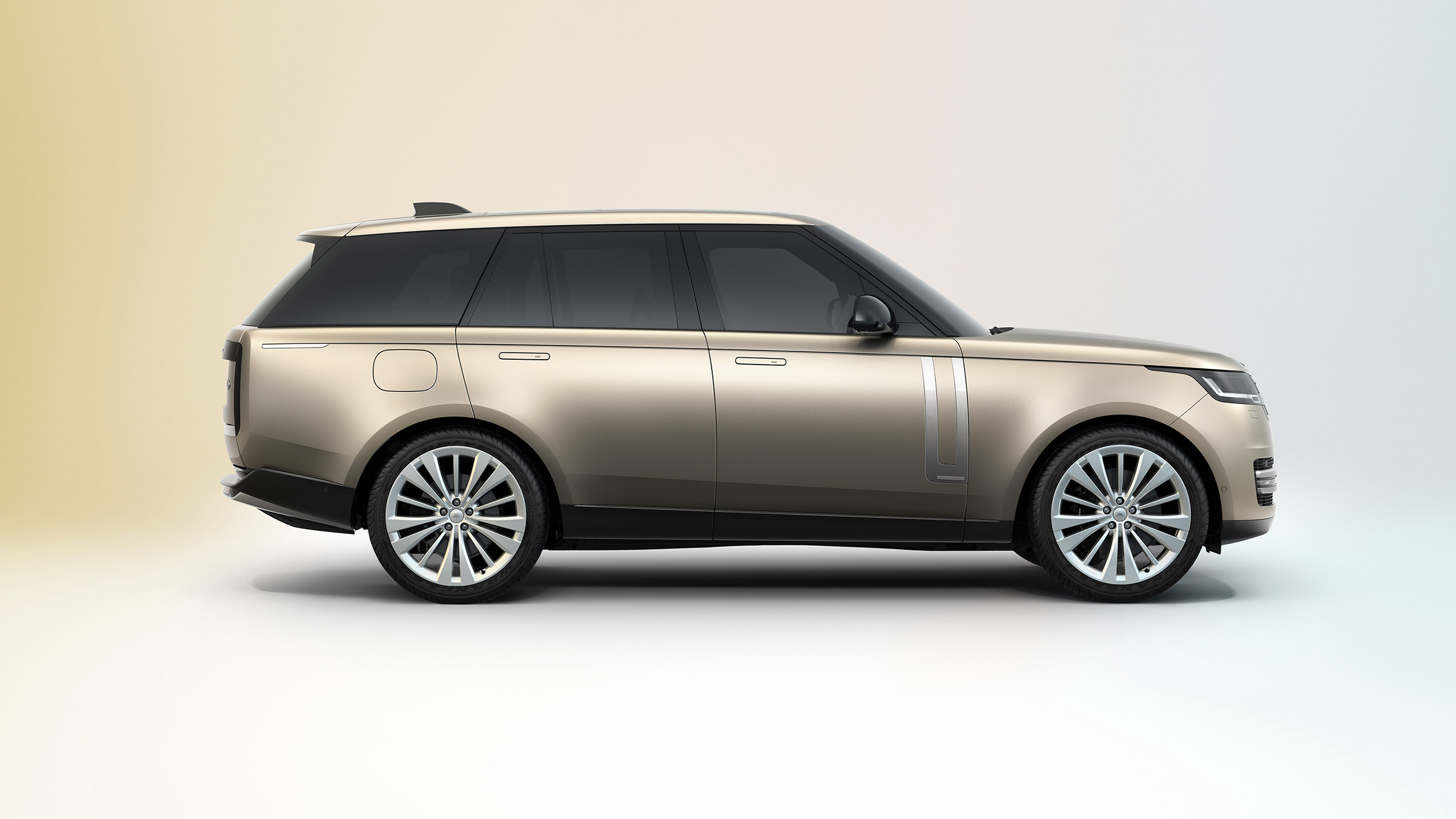 Range Rover MY22 – SWB side