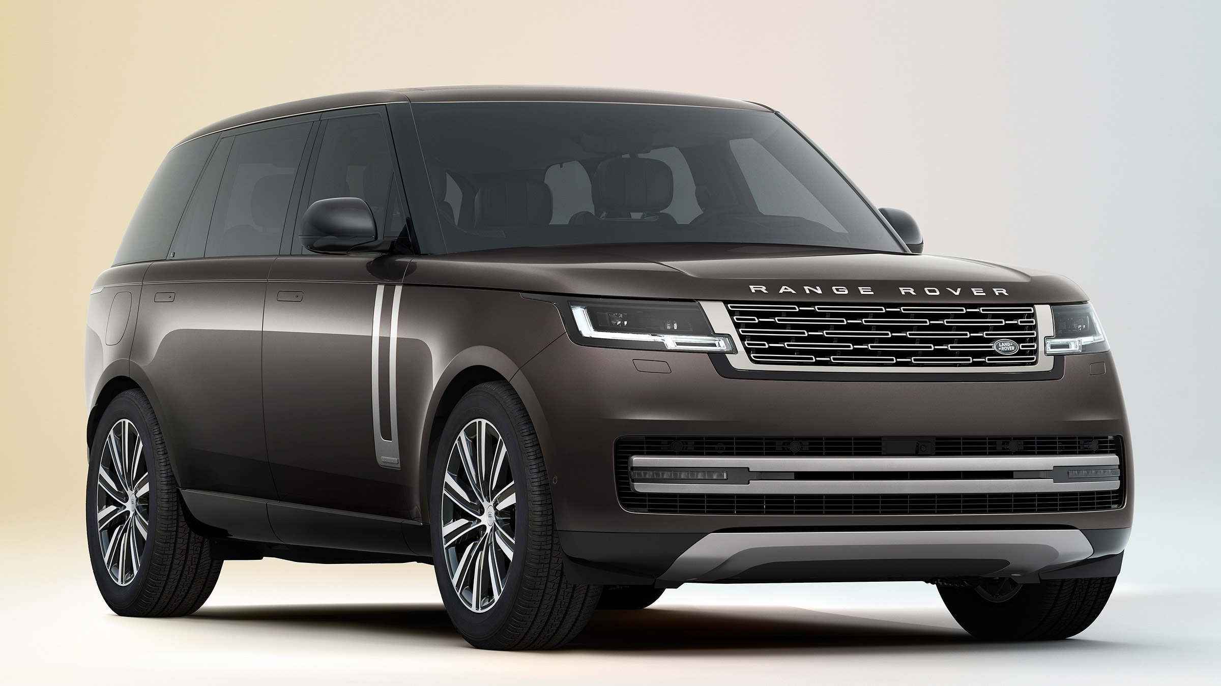 Range Rover MY22 – SWB grey front quarter