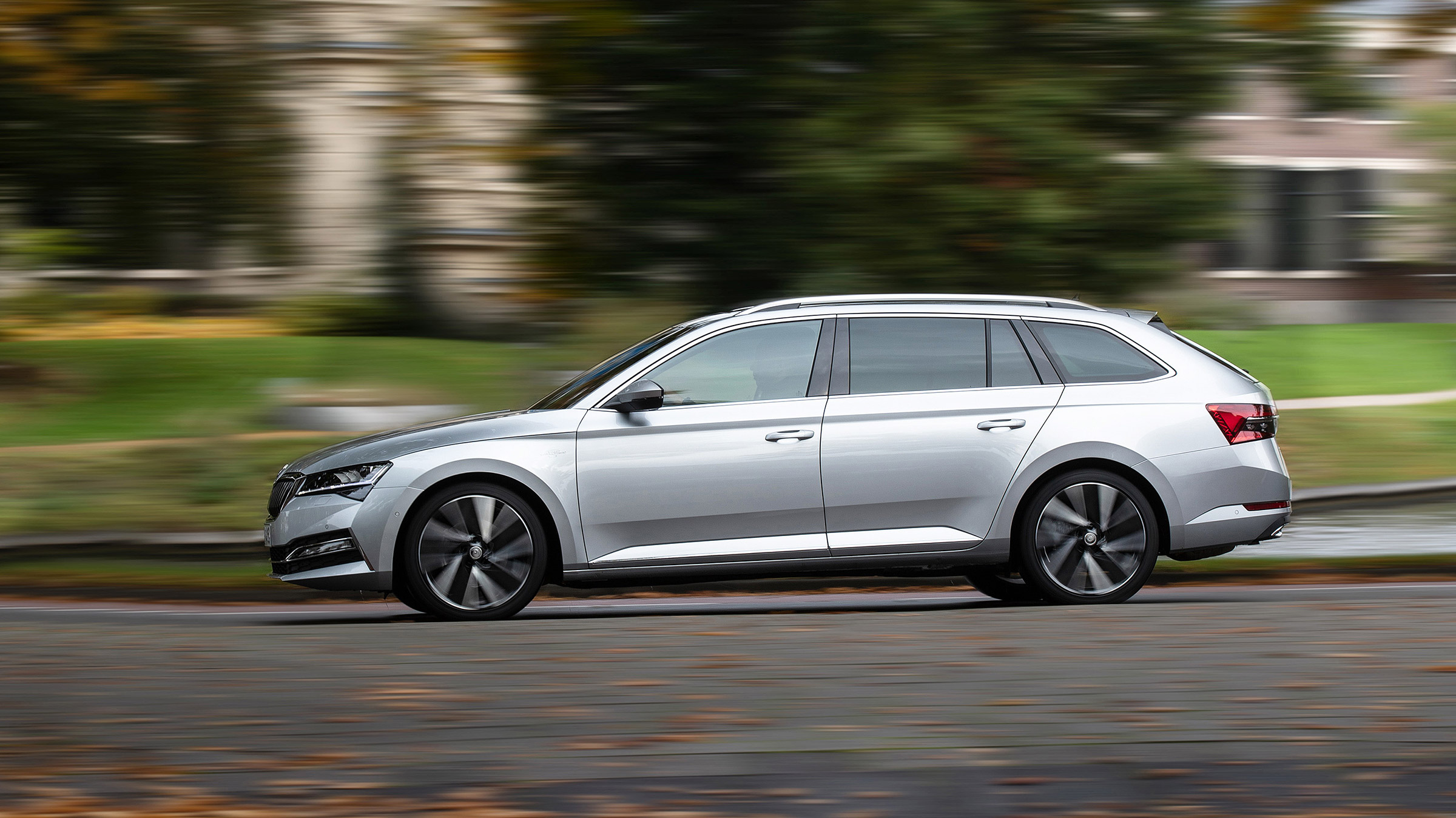 Skoda Superb 2021 – pan