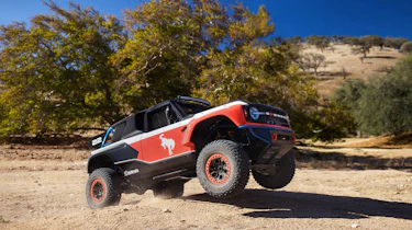 Ford Bronco DR – jump
