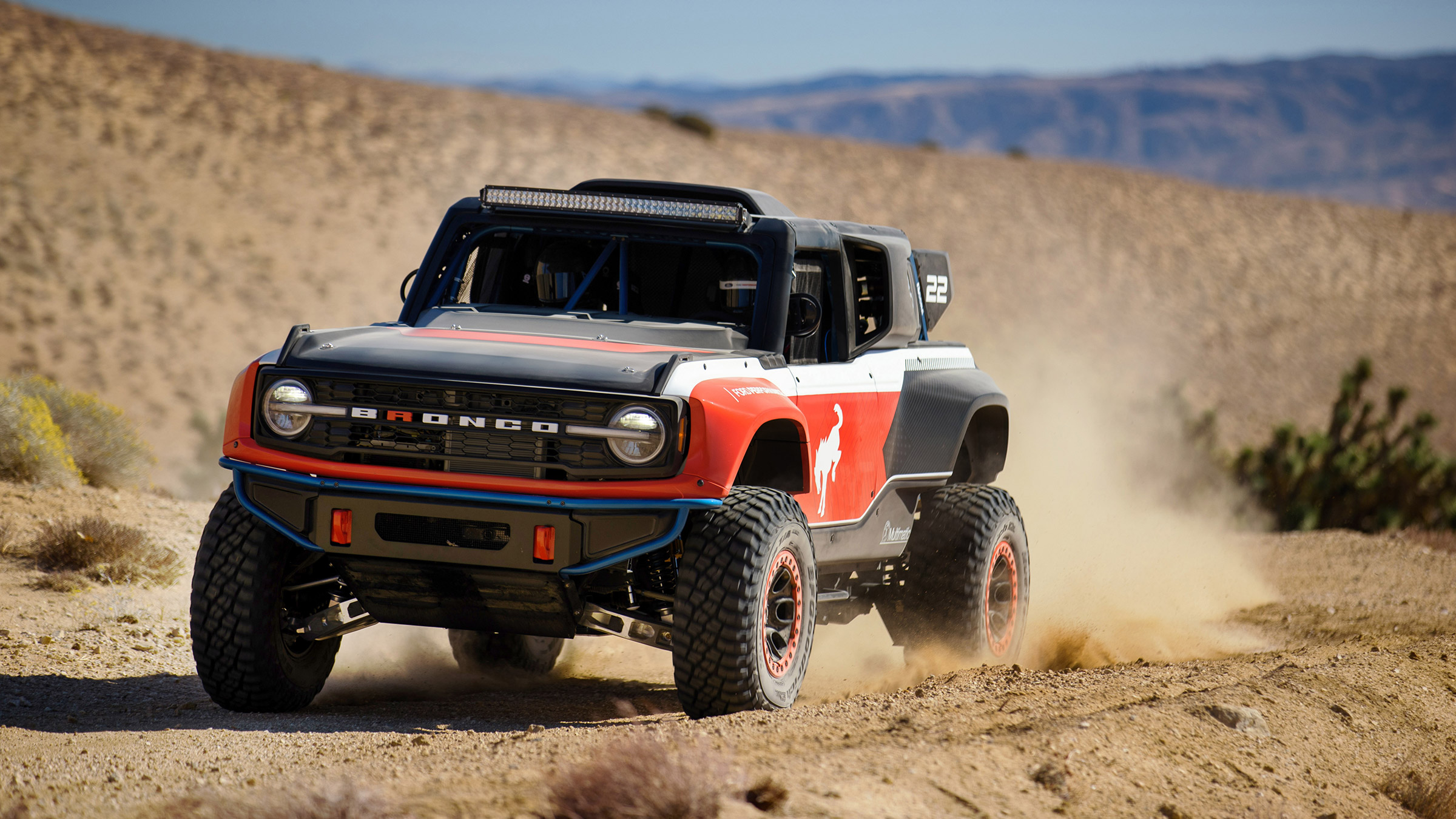 Ford Bronco DR – front quarter