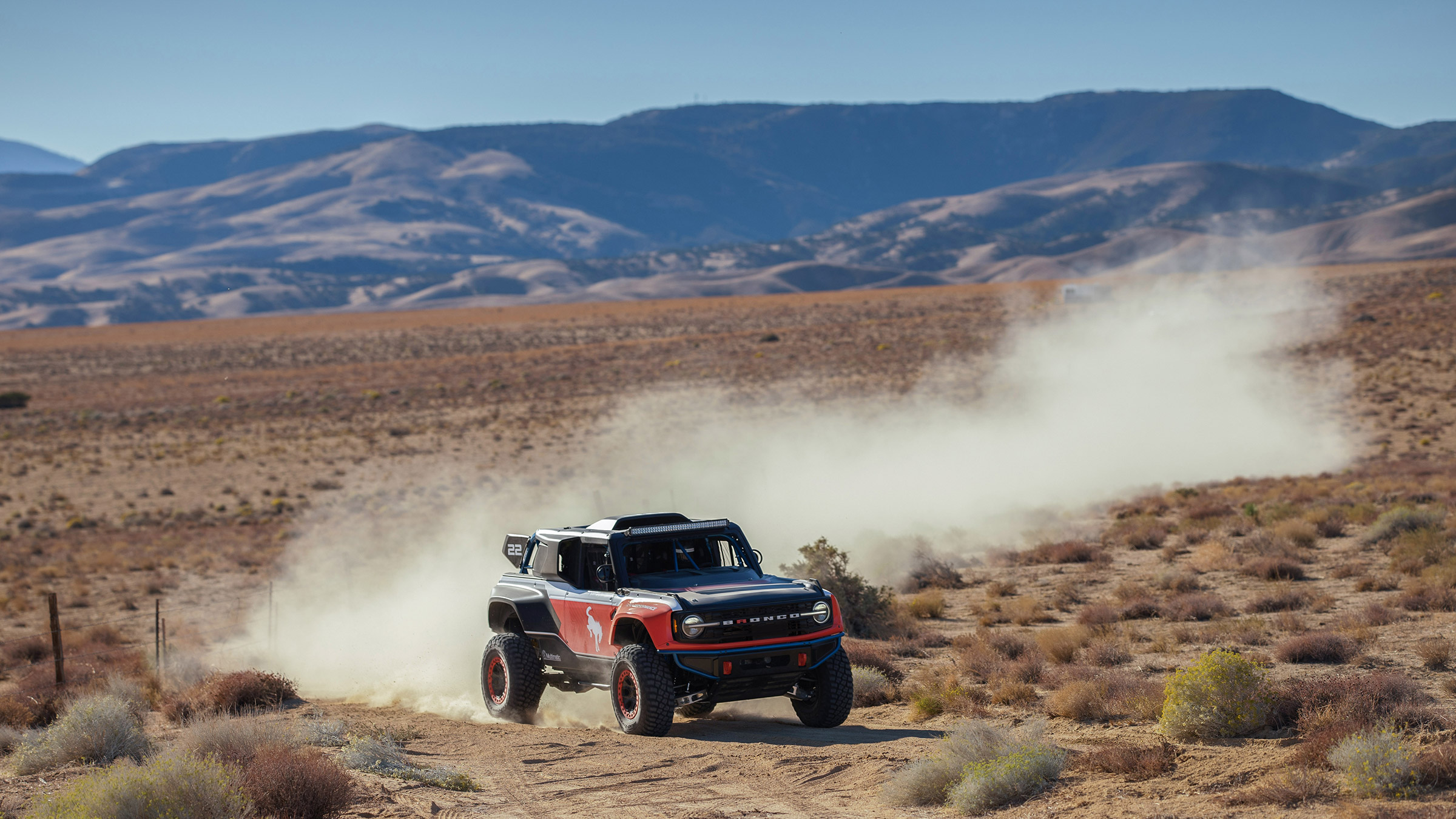 Ford Bronco DR – quarter