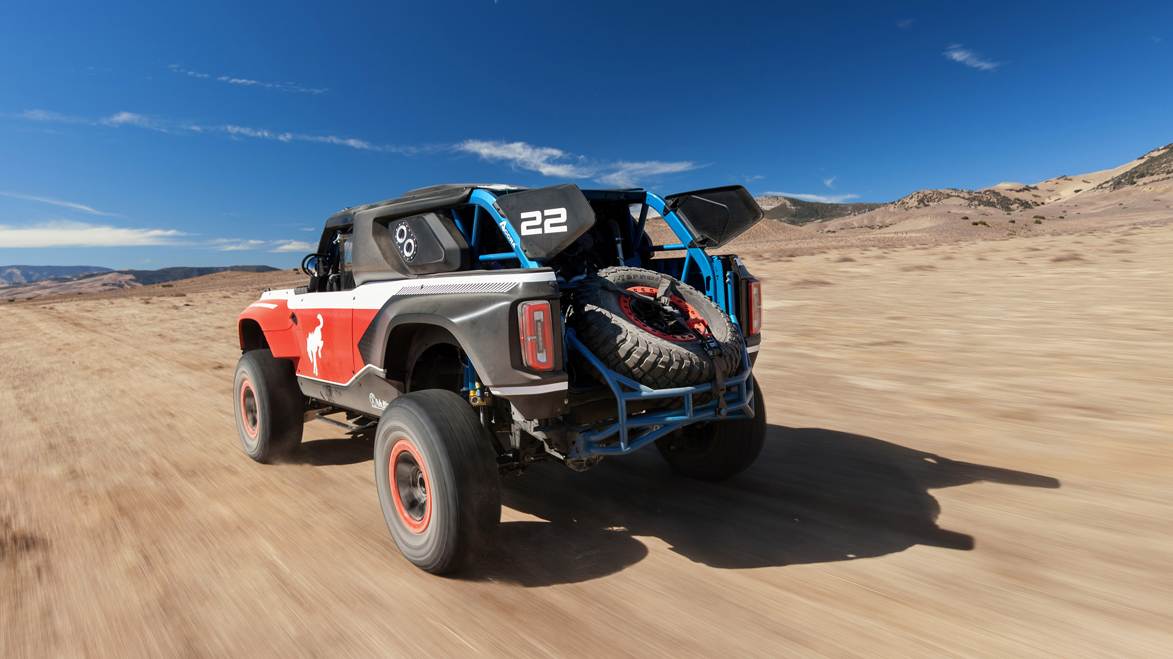 Ford Bronco DR – rear quarter