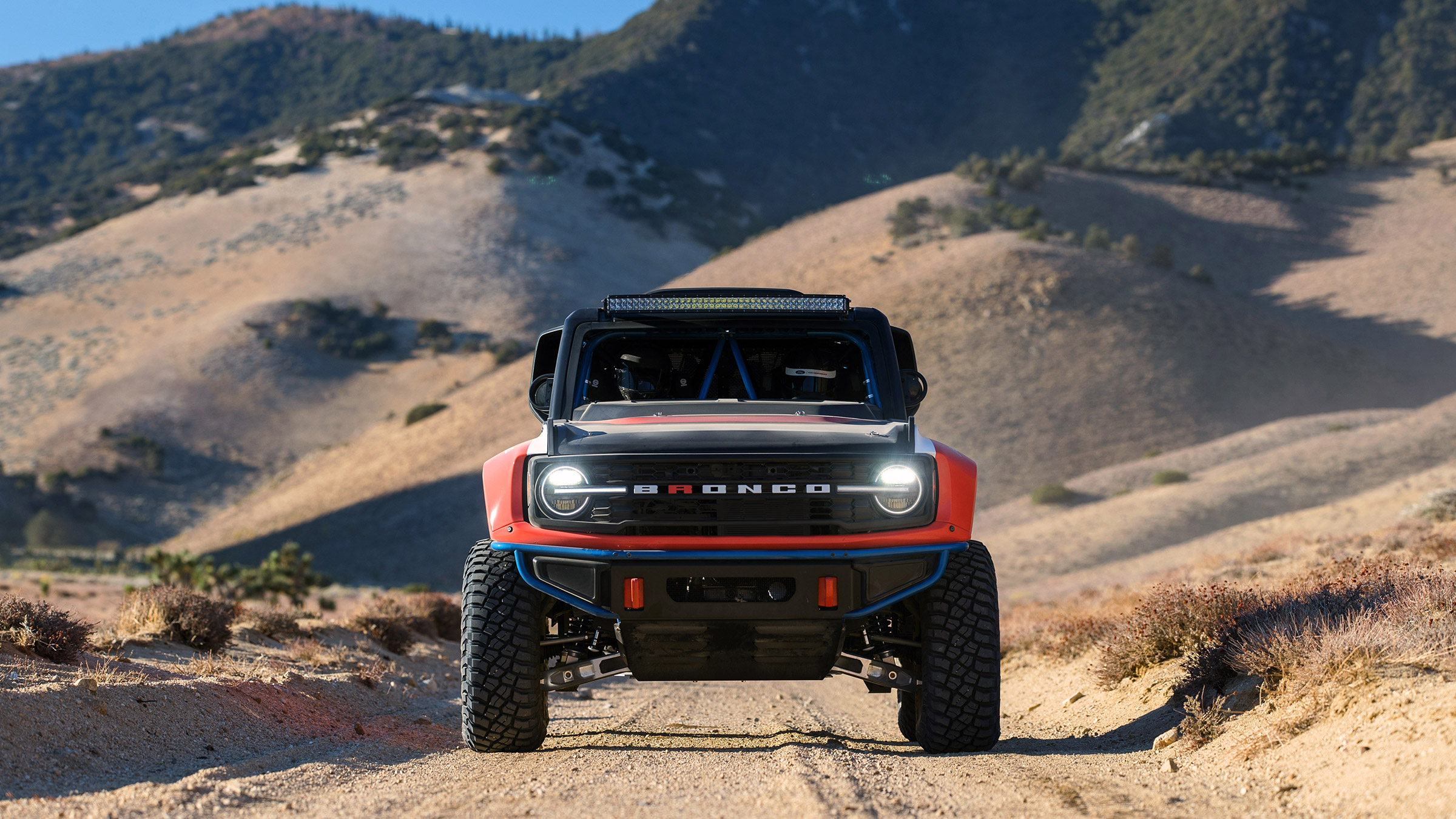 Ford Bronco DR – nose