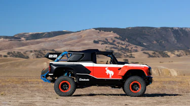 Ford Bronco DR – side