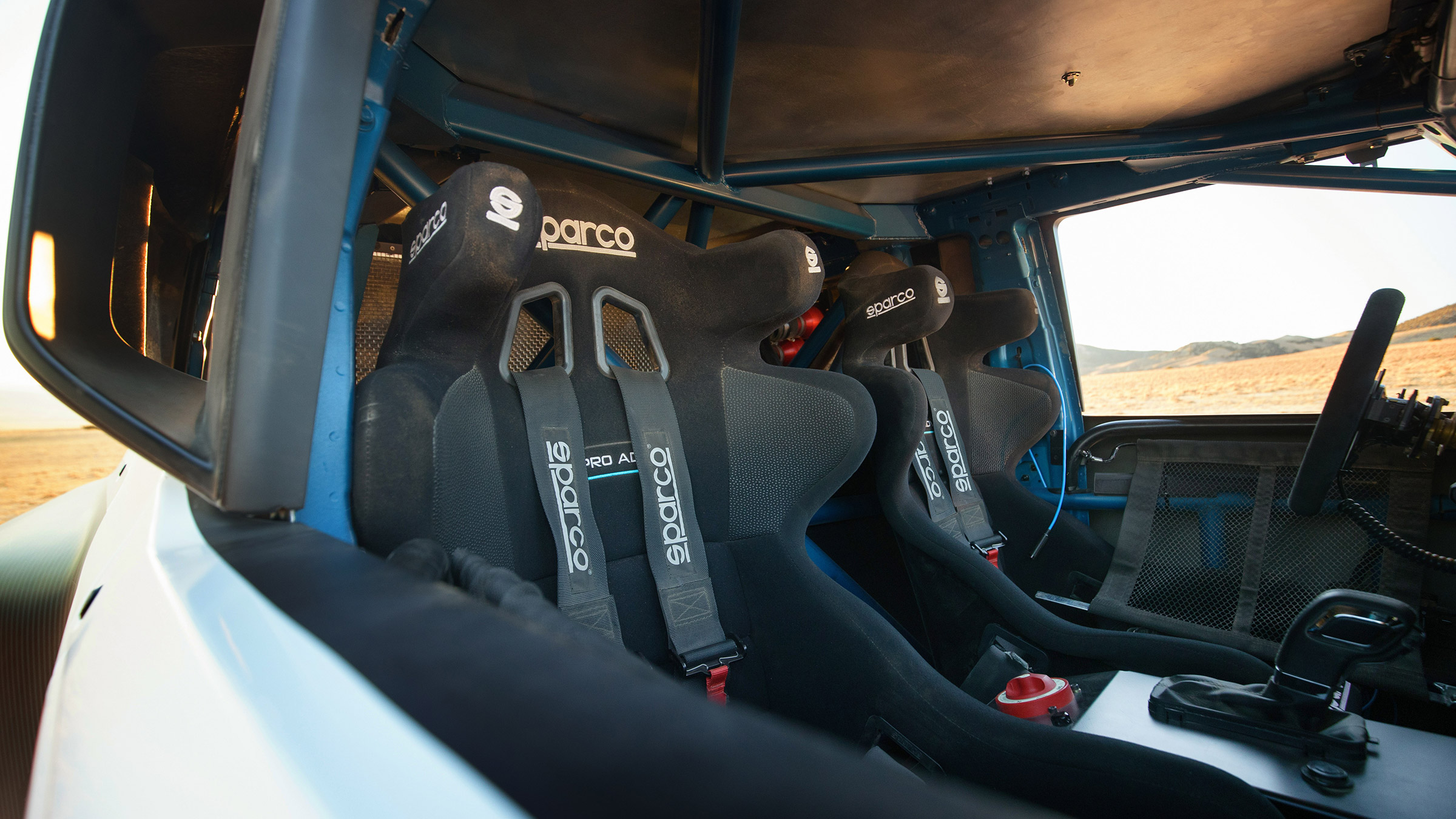 Ford Bronco DR – seats