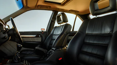 Lotus Carlton evo Icon – seats