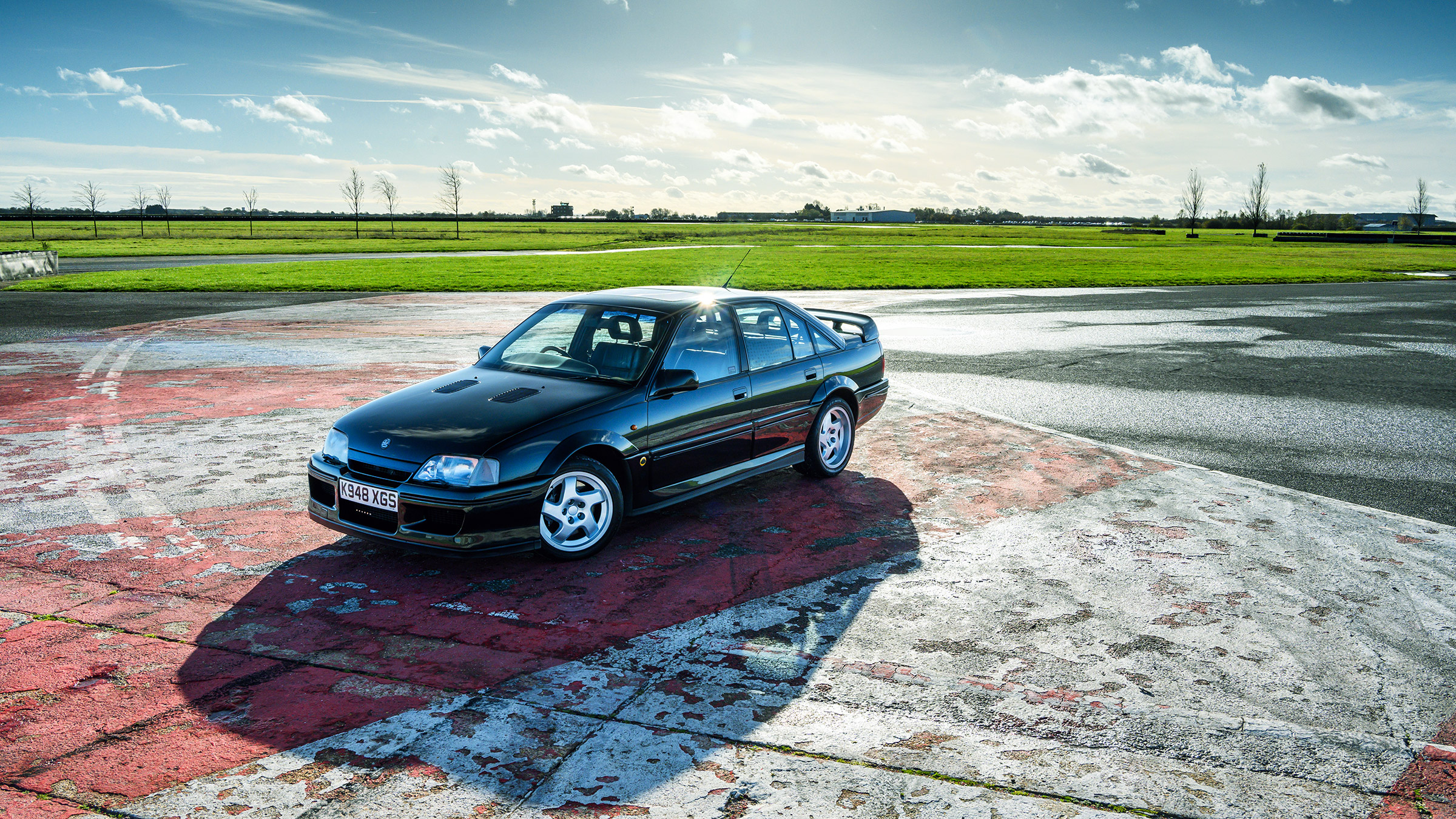 Lotus Carlton evo Icon – front corner static