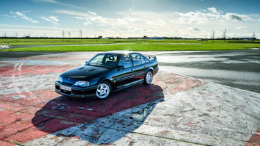 Lotus Carlton evo Icon – front corner static