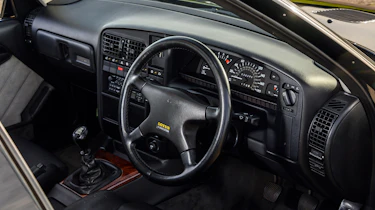Lotus Carlton evo Icon – interior