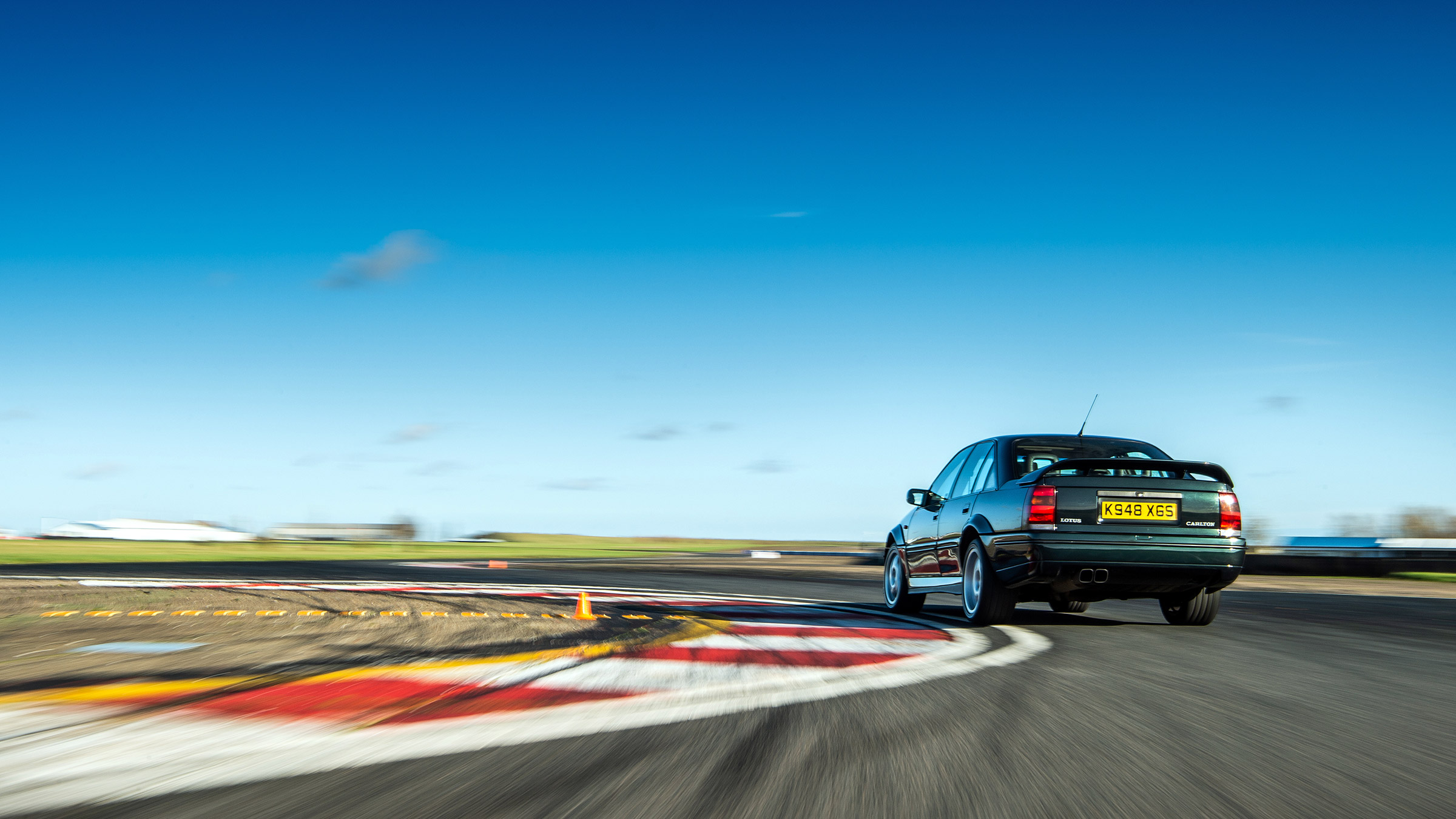 Lotus Carlton evo Icon – rear